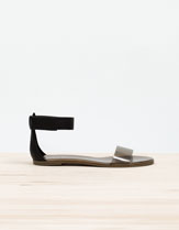 Vinyl Esclava sandal