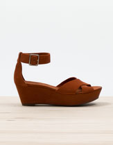 Zapato cuña serraje