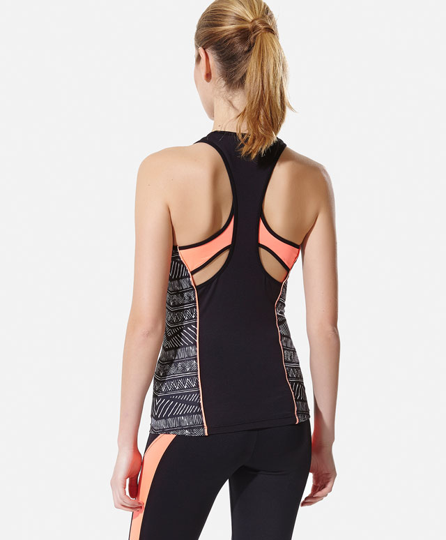 OYSHO Camiseta Print Africano ANTES 15,99 € AHORA 9,99 €