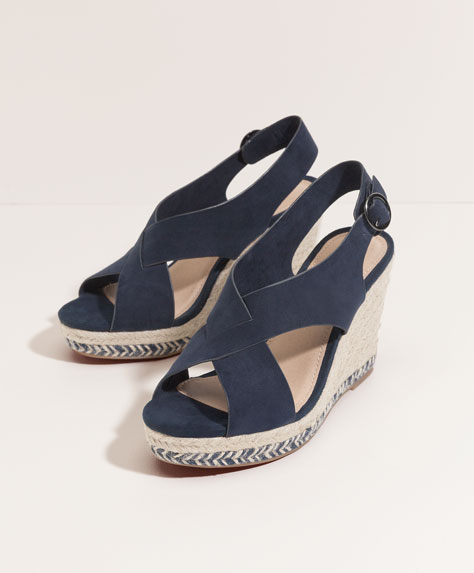 Beach Shoes for Women | OYSHO United Kingdom