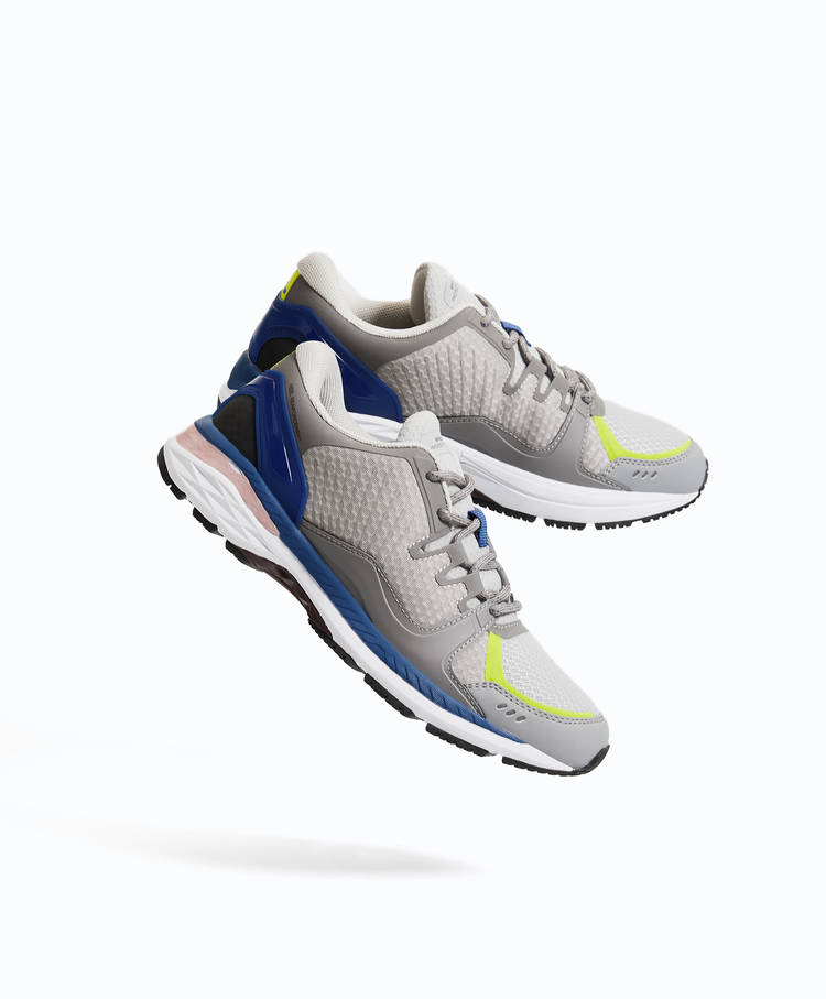 U Run Vii Trainers Sneakers Oysho Sport Oysho Turkiye