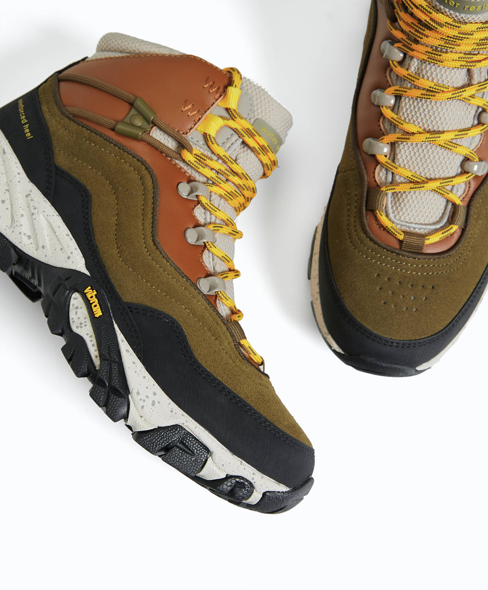 vibram sole trekking boots