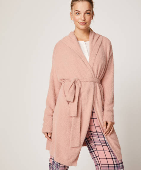 Zaketa Syn8etikh Goyna Apalh Yfh Nees Afi3eis Pitzames Kai