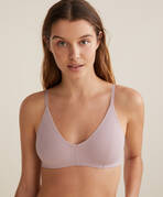 Seamless non-wired triangle bra