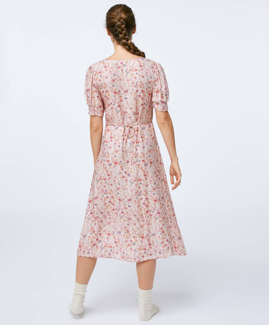 قميص نوم بطبعة مزهرة قمصان نوم وجمبسوت بيجامات وملابس البيت Oysho مصر