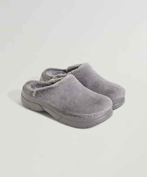 Light platform faux fur slippers