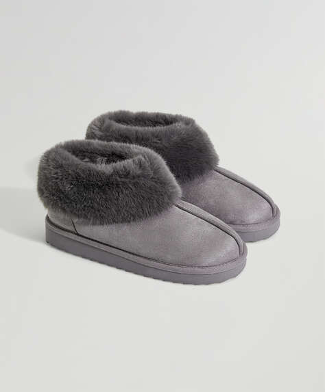 Furry collar boots