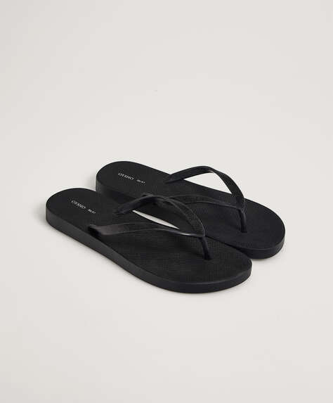Shiny beach sandals
