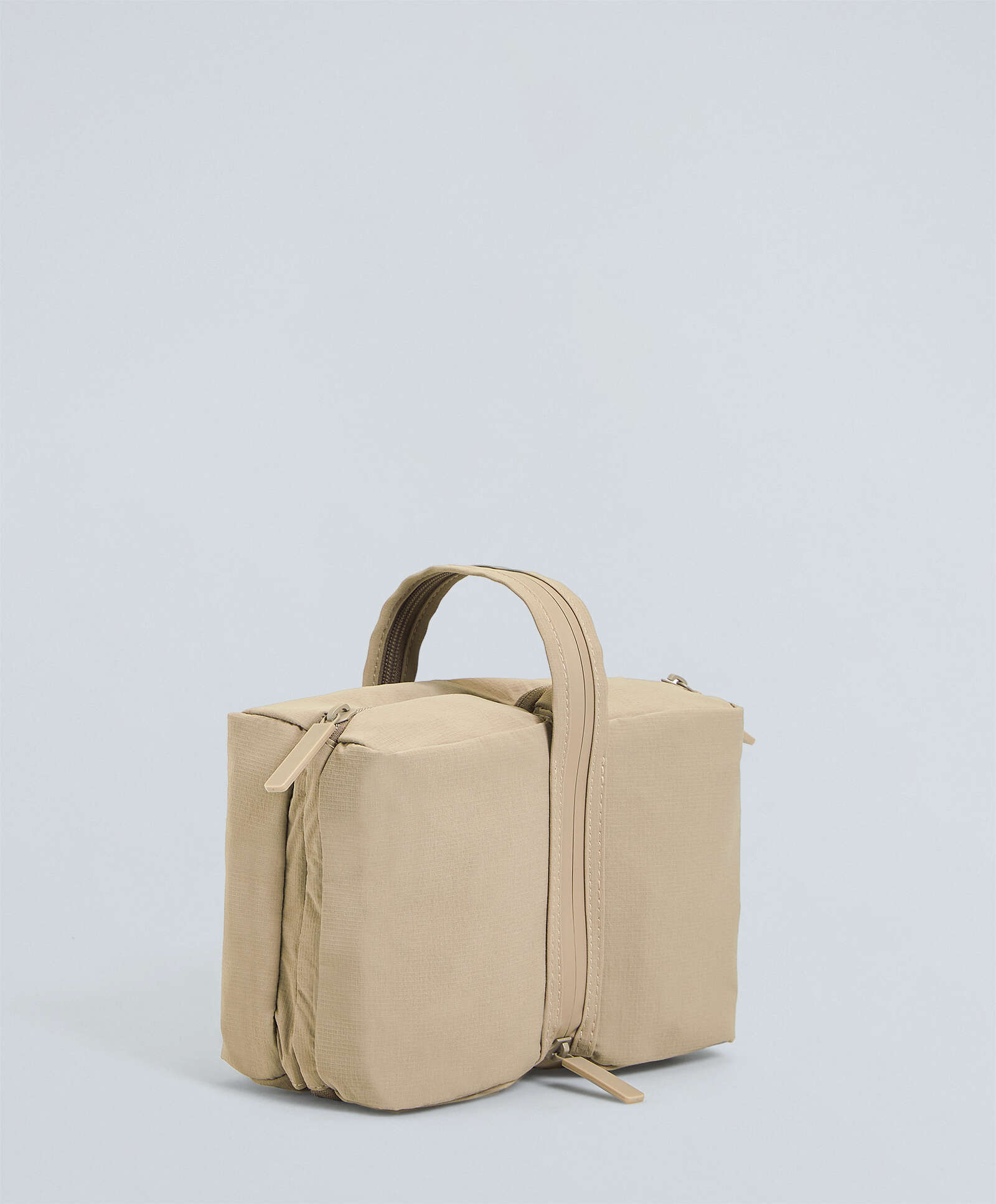 Oysho Mink-colour zip sports wash bag 4 Oysho Mink-colour zip sports wash bag 5