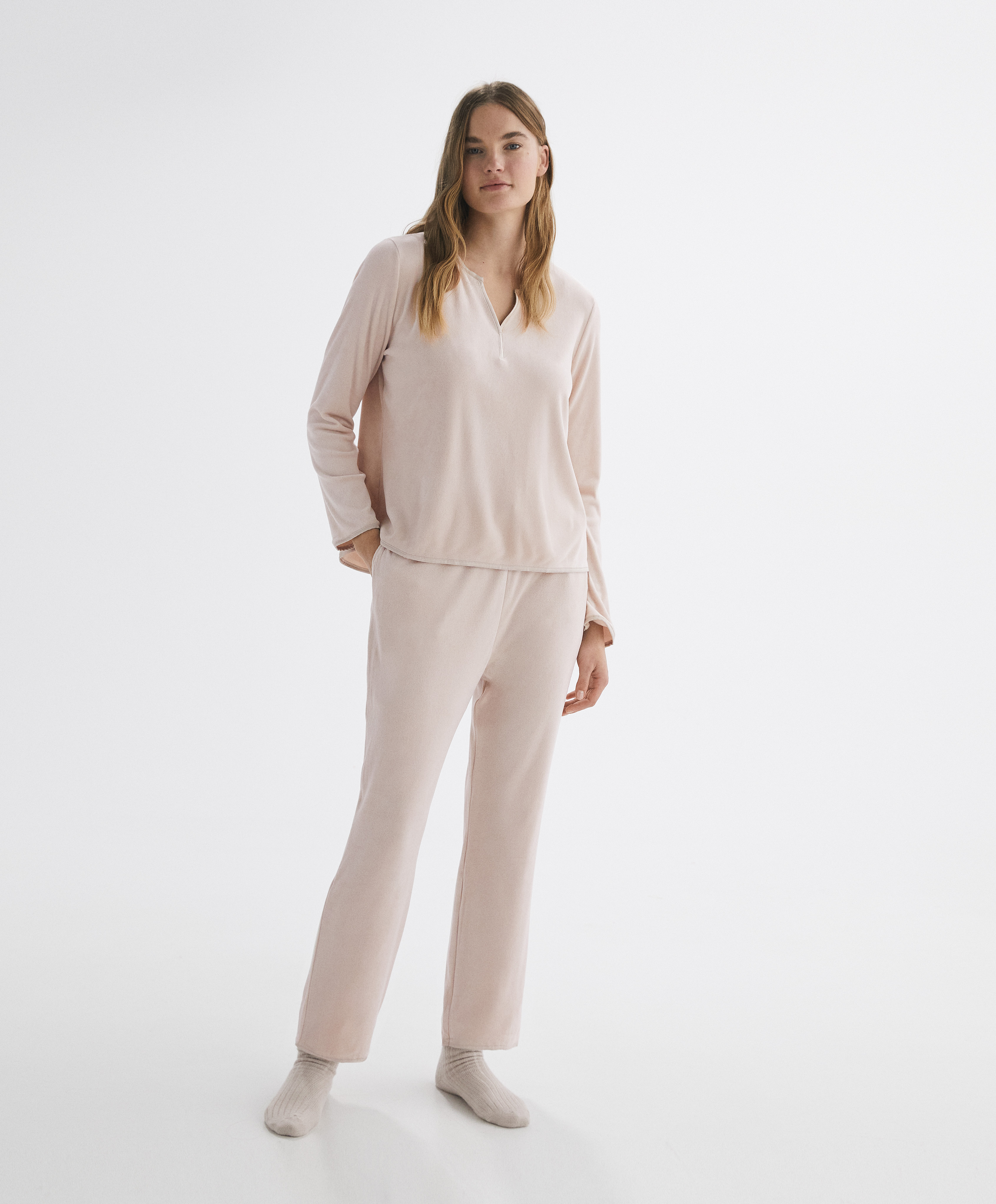 Conjunto pijama velour polar - Destacados - Dormir | OYSHO Panamá
