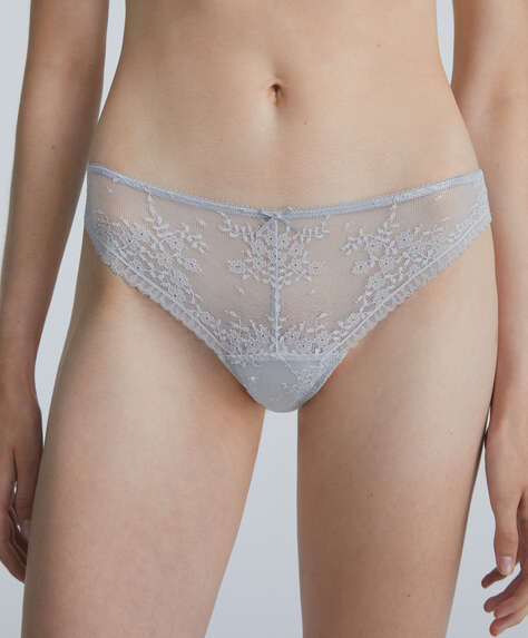 Romantic lace hipster thong