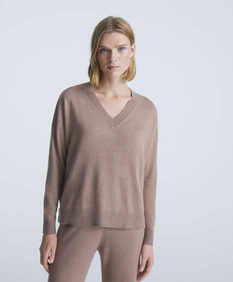 Fine-knit long-sleeved jumper