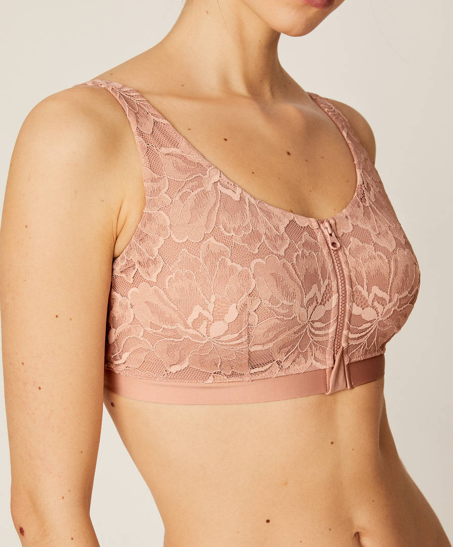 sports bra back fastening