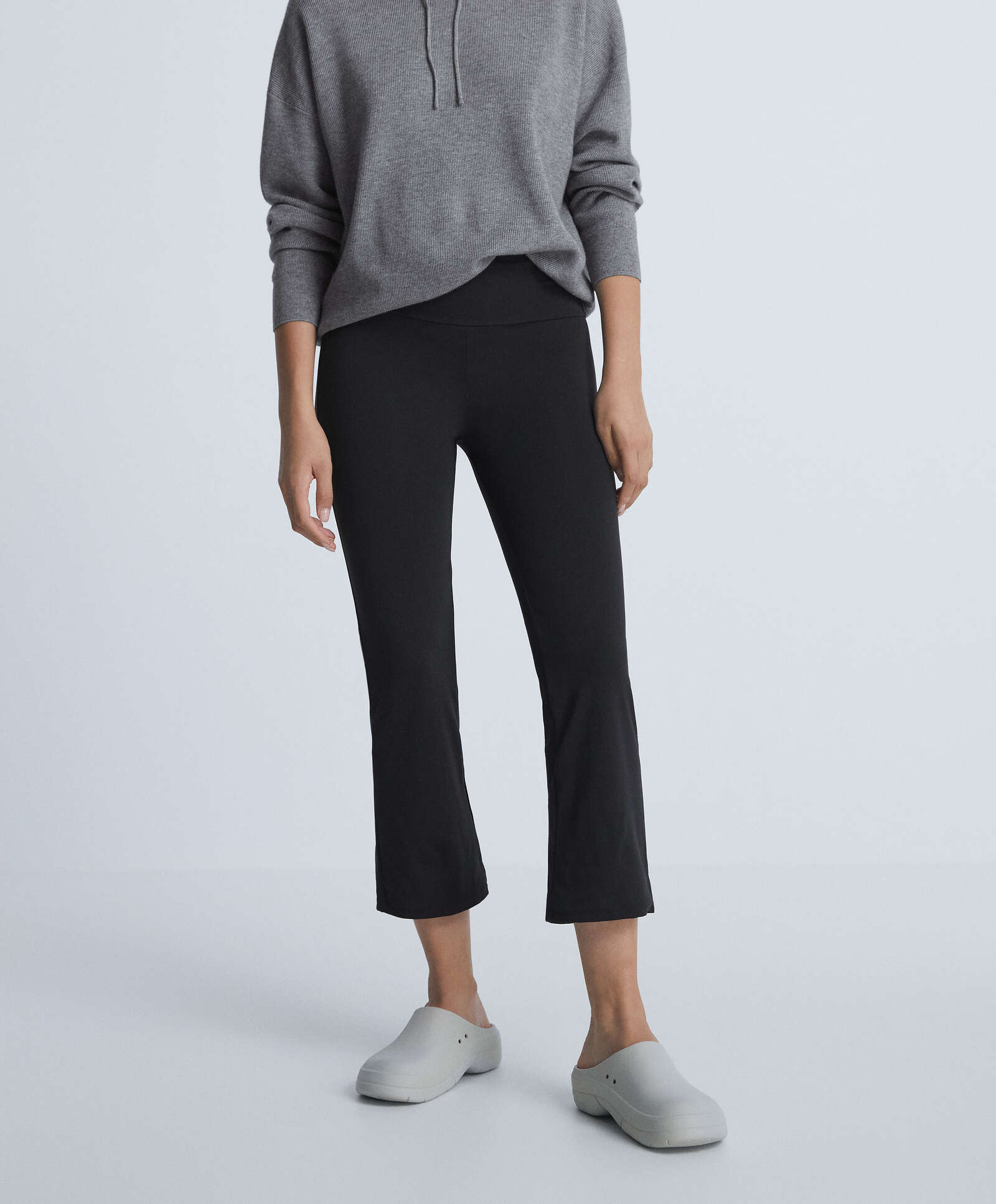 Pantalón Comfort crop flare купить
