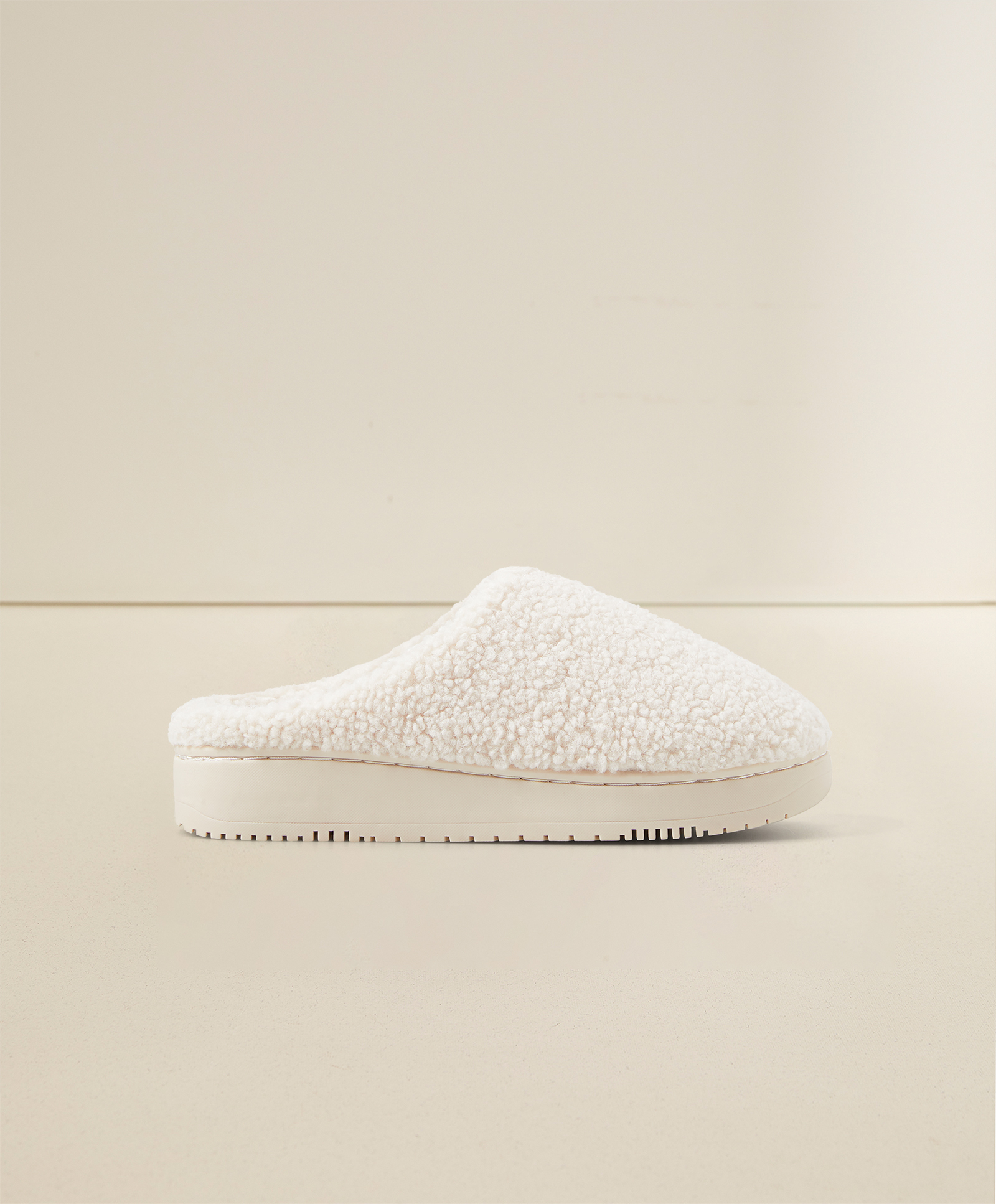 Faux-shearling slippers