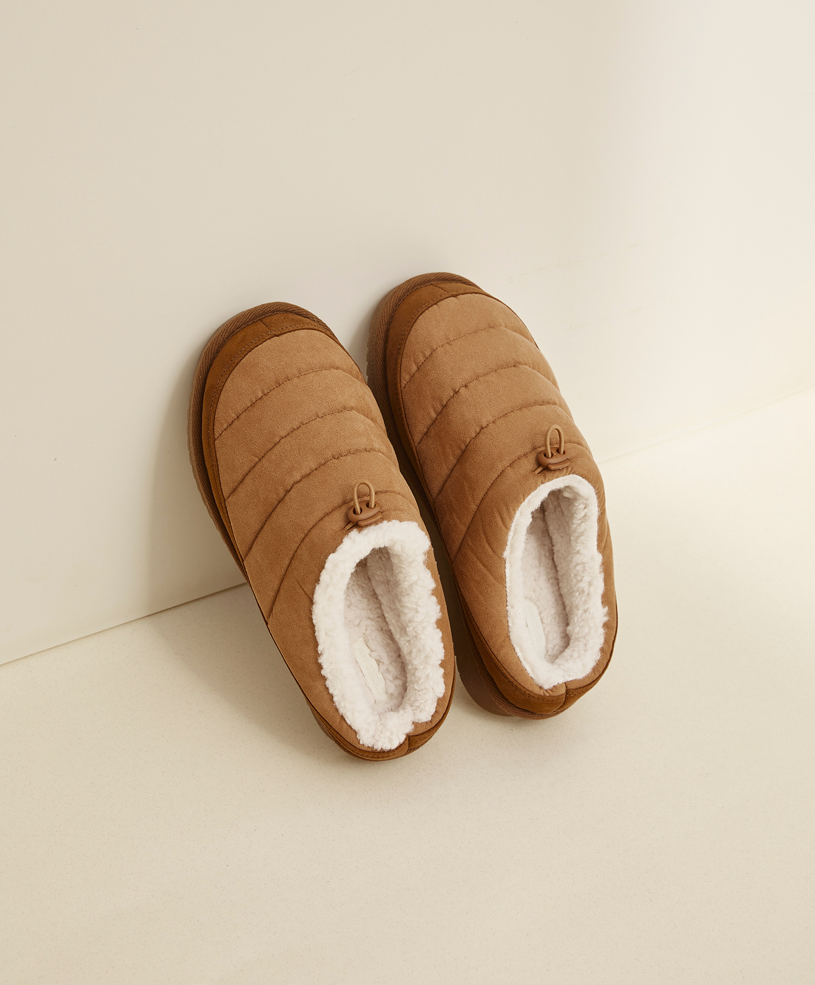 Quilted clogs