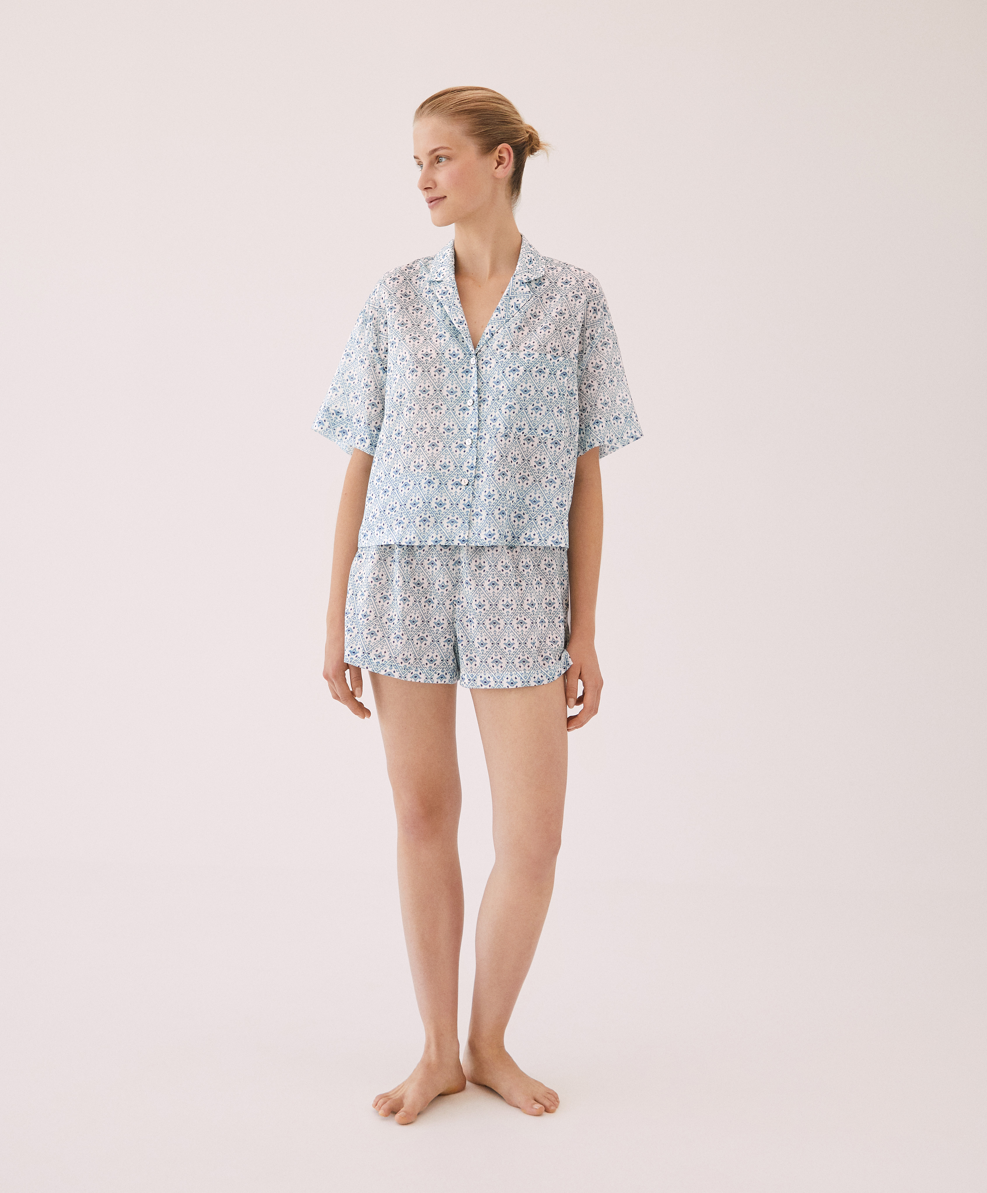Zweiteiliger kurzer Hemdpyjama aus Baumwollstoff mit Print