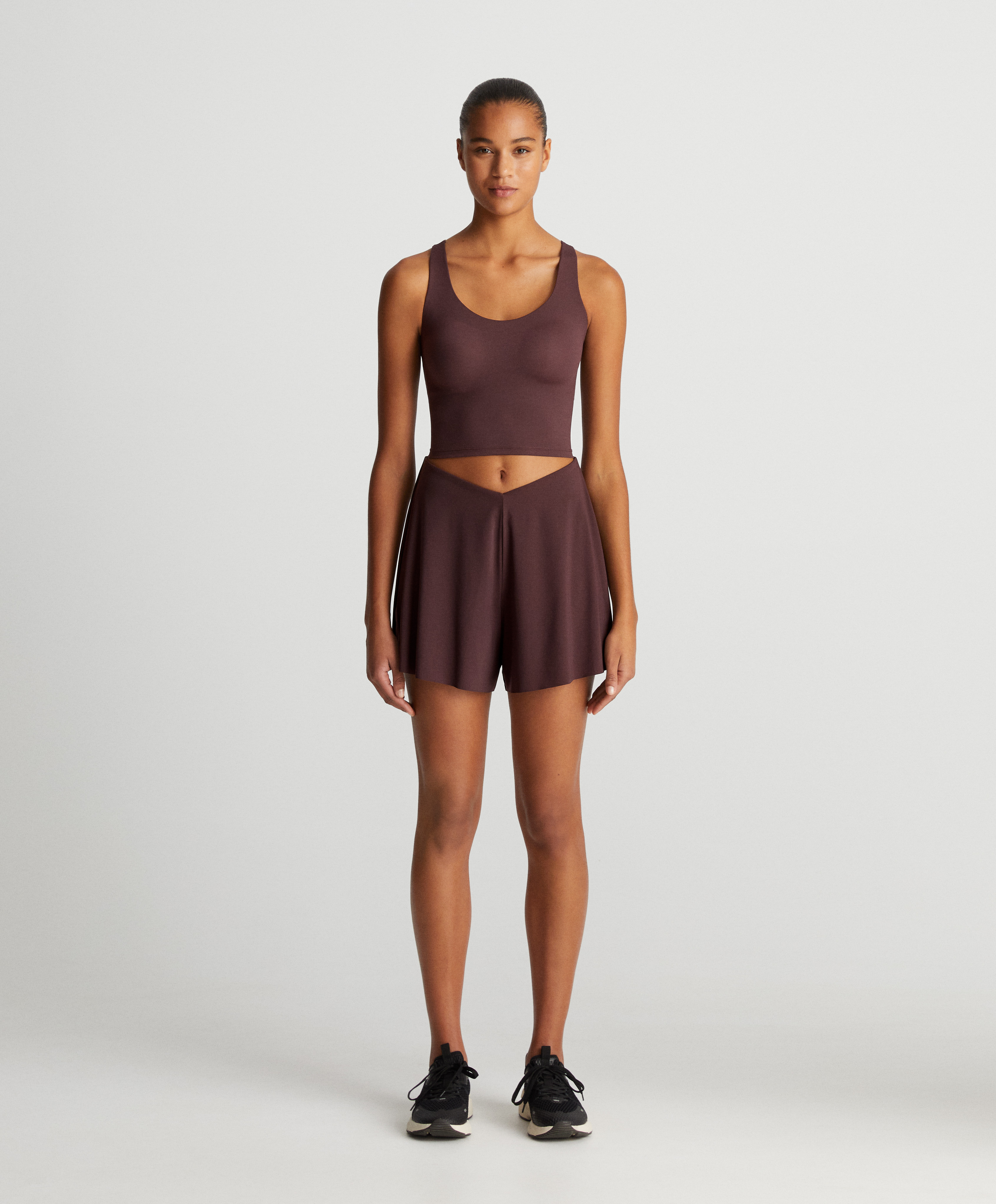 Brown light touch shorts total look
