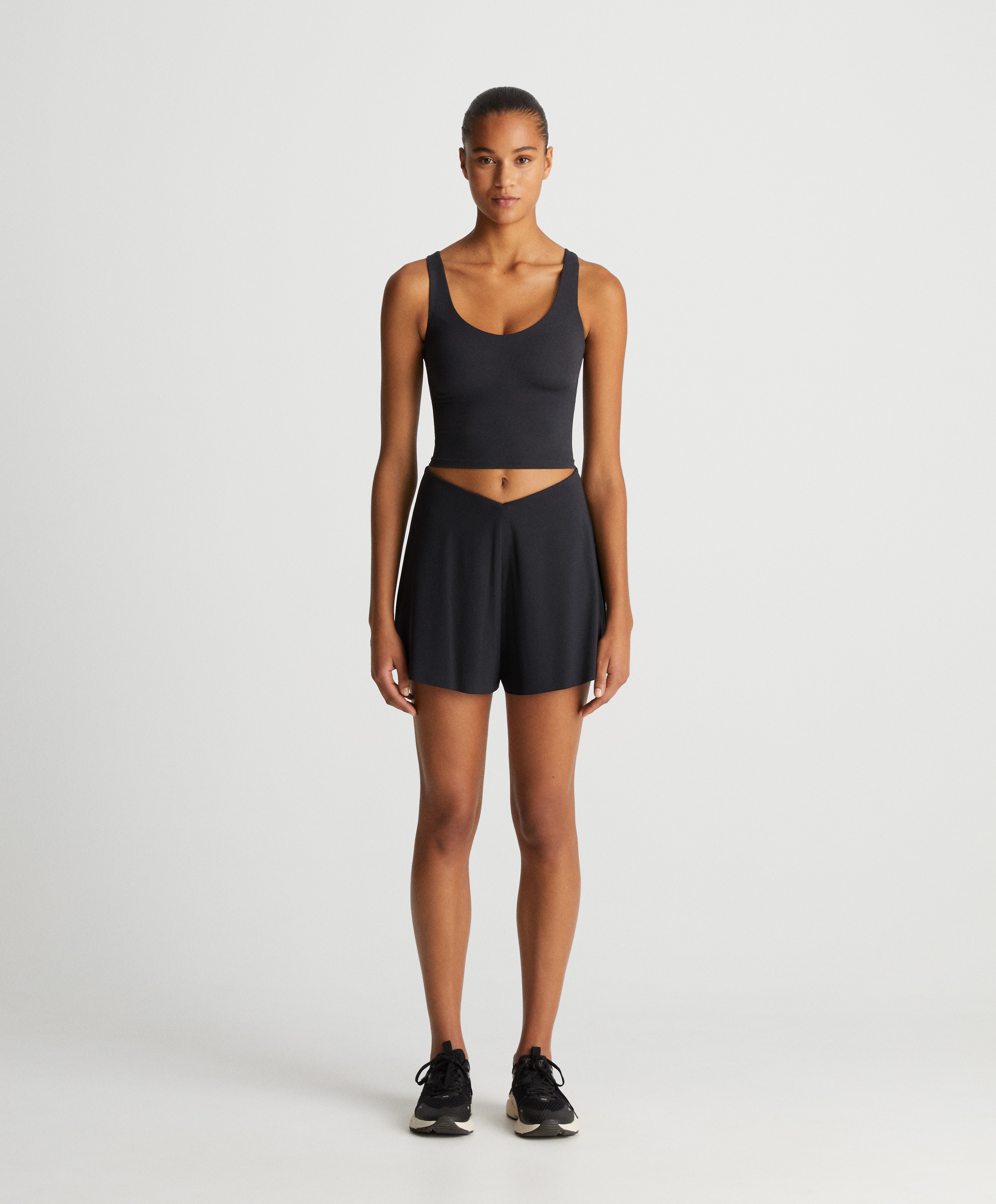 Total look shorts light touch crne boje
