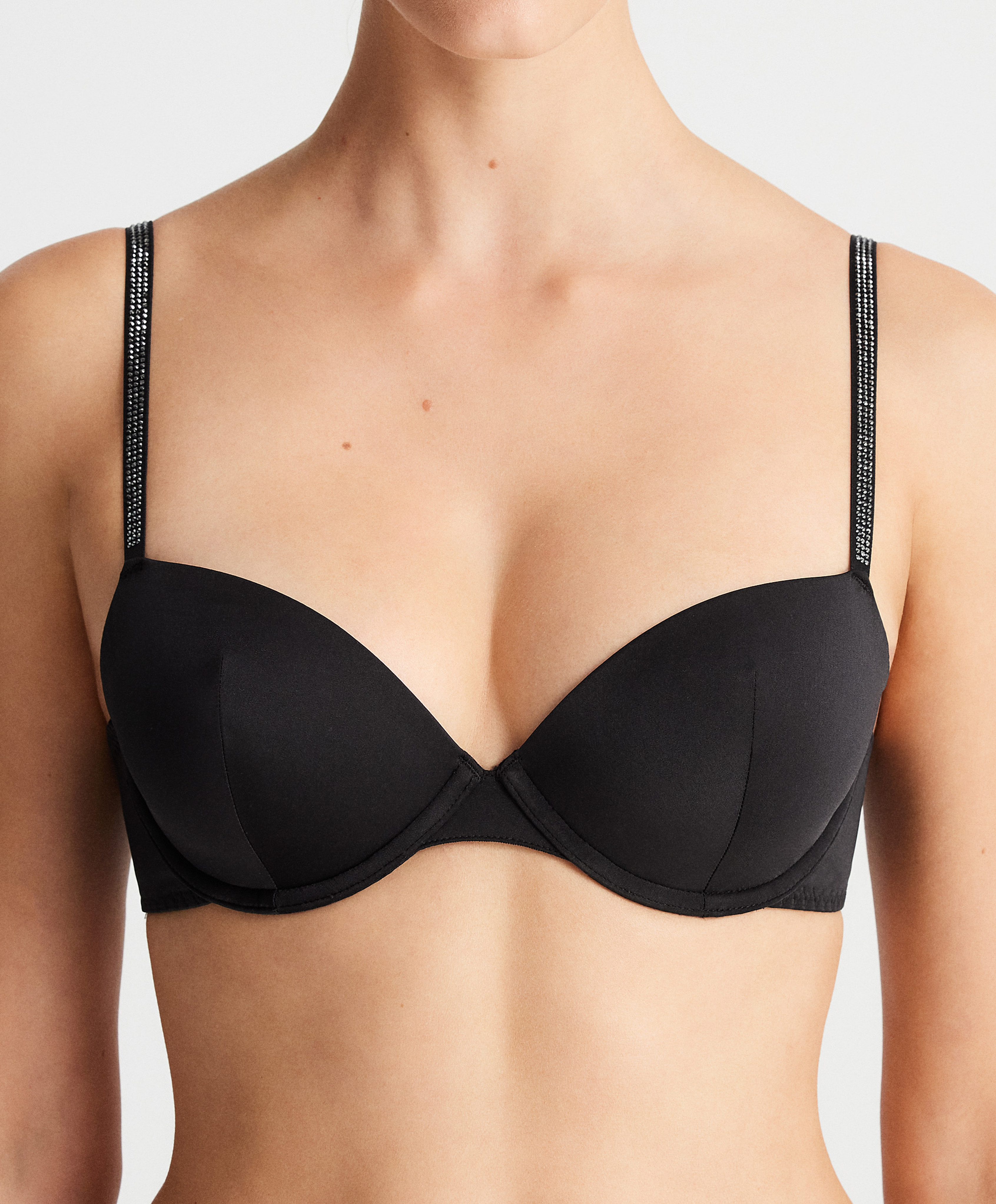 0111/701 Shiny satin underwired classic bra