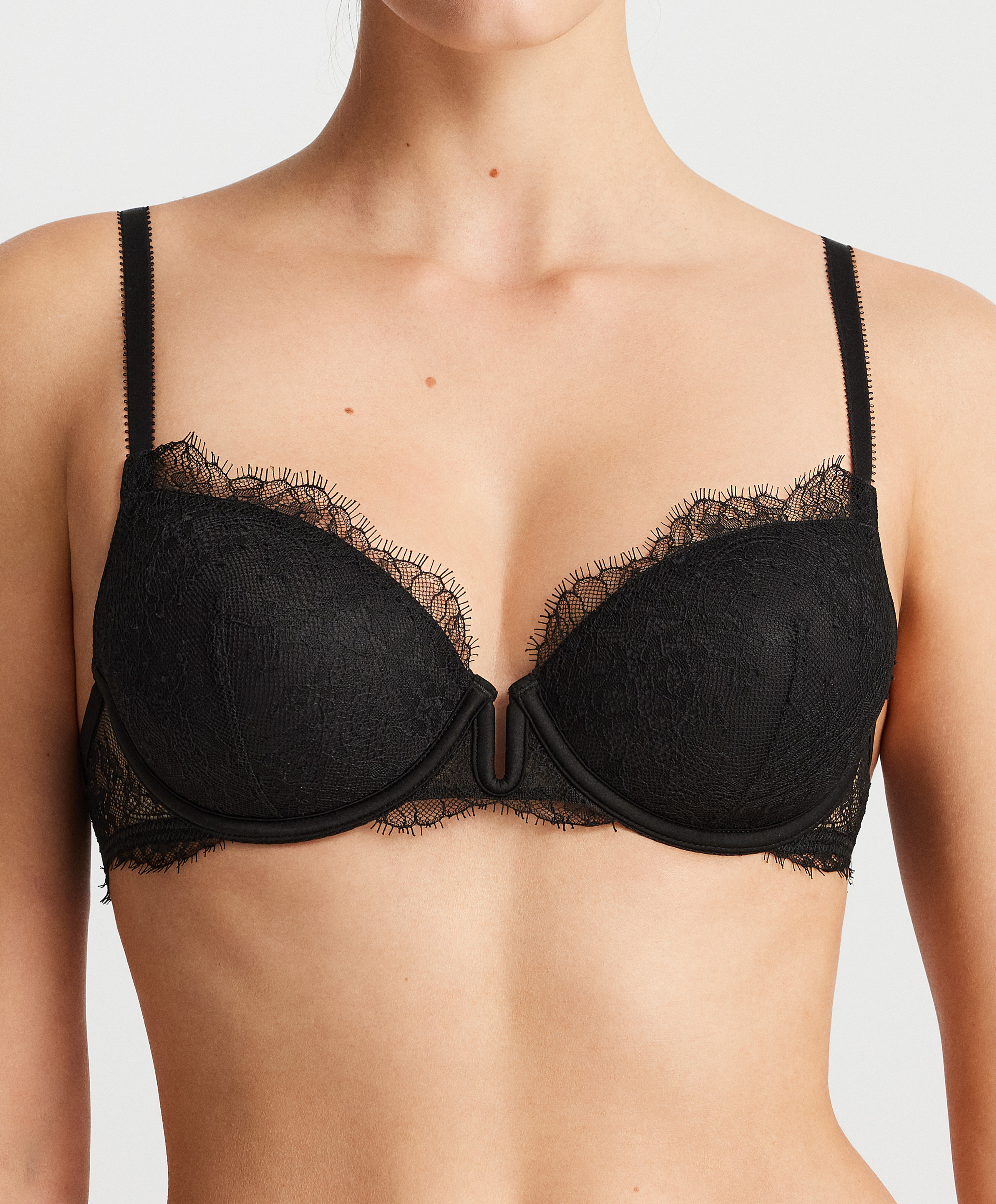 0111/709 Eyelash lace classic bra with underwire