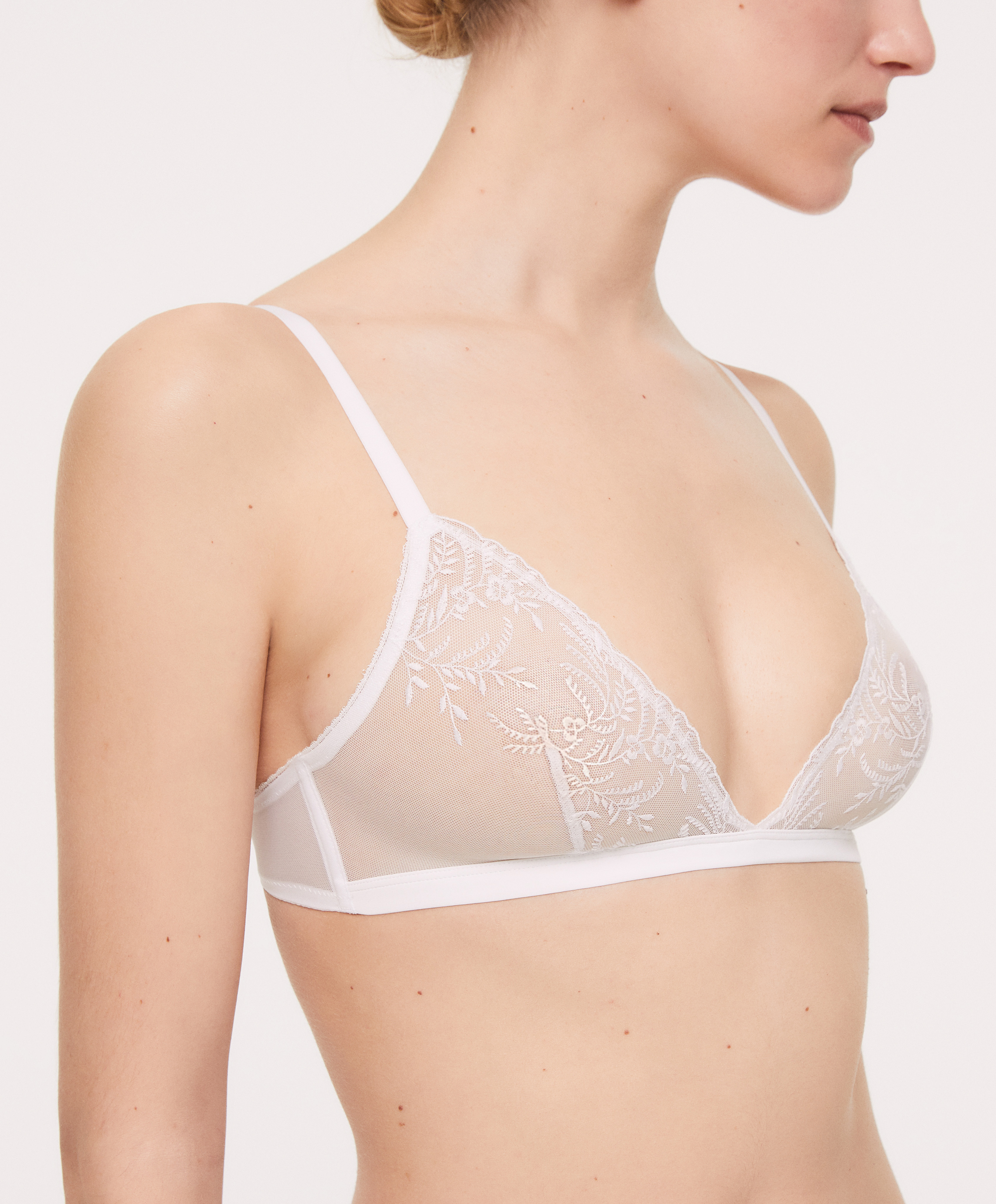 Lace and tulle triangle bra