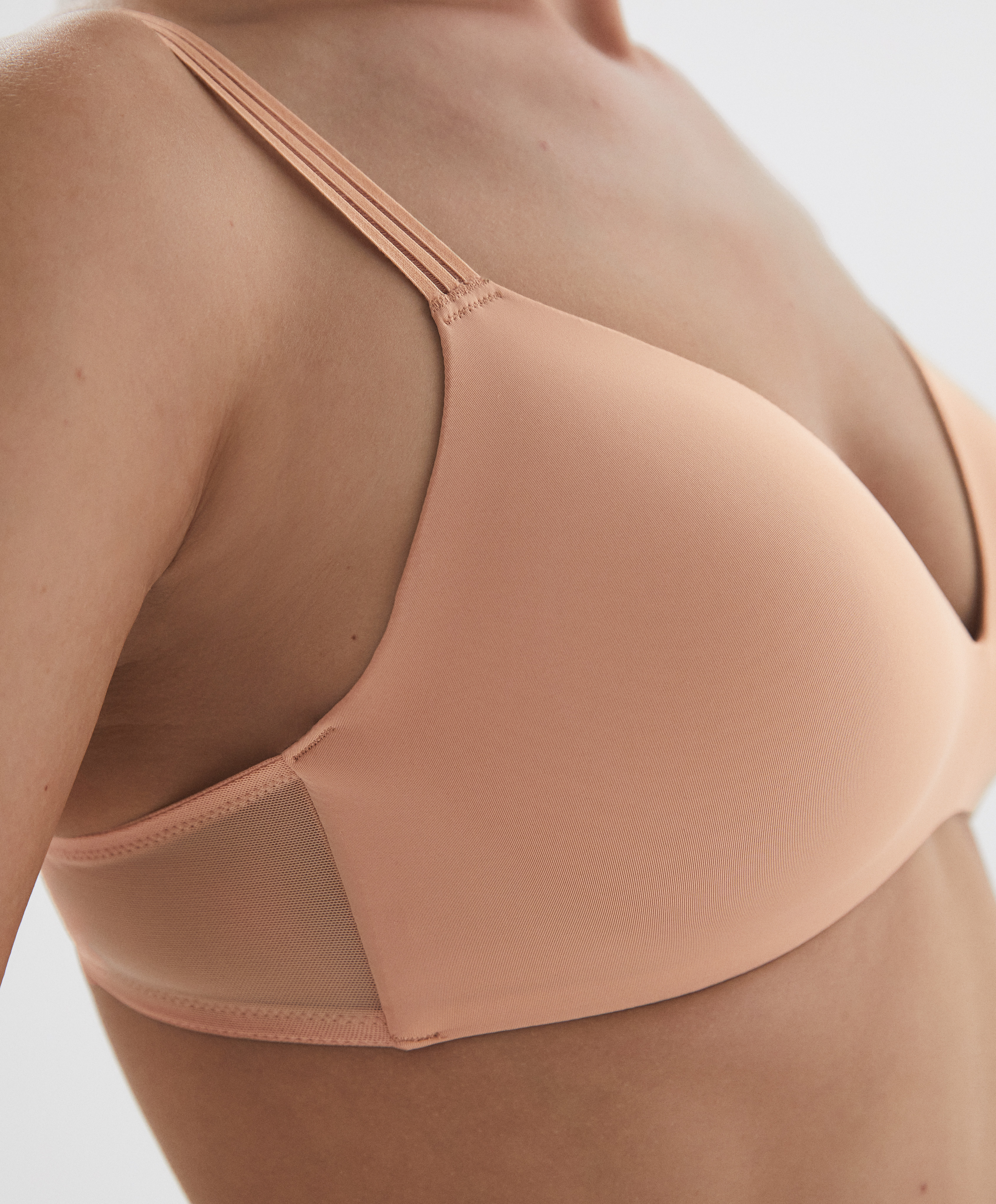 Polyamide comfort support bra