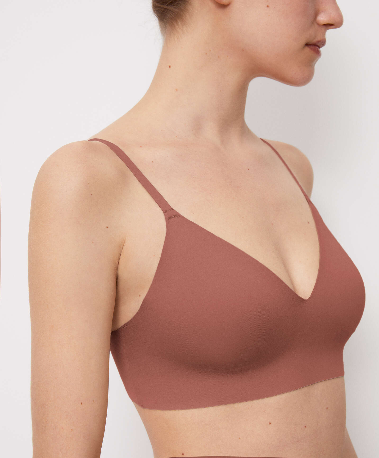 Oysho - Invisible laser-cut triangle bra top