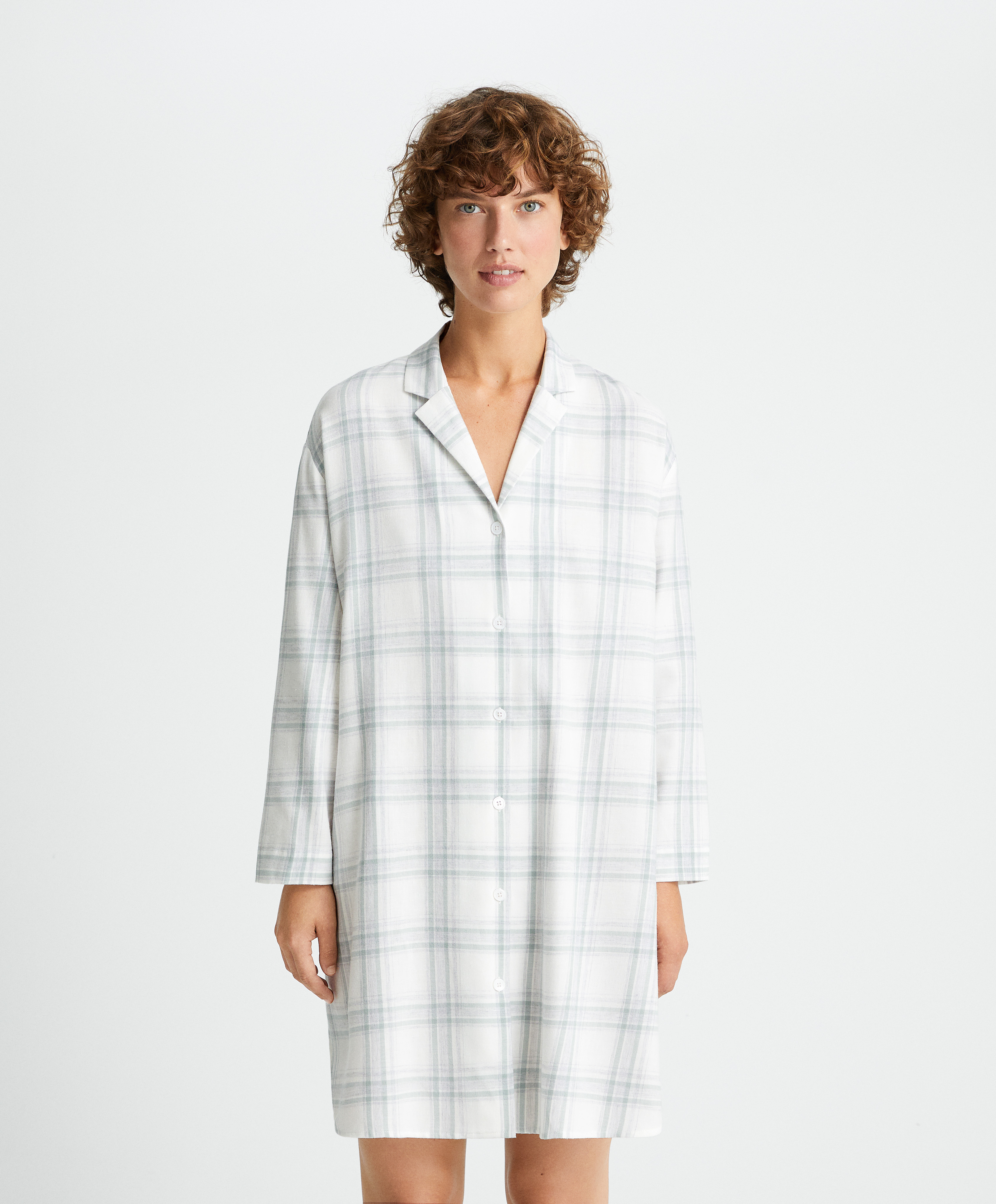 Nachthemd mit Karos aus 100 % Baumwolle