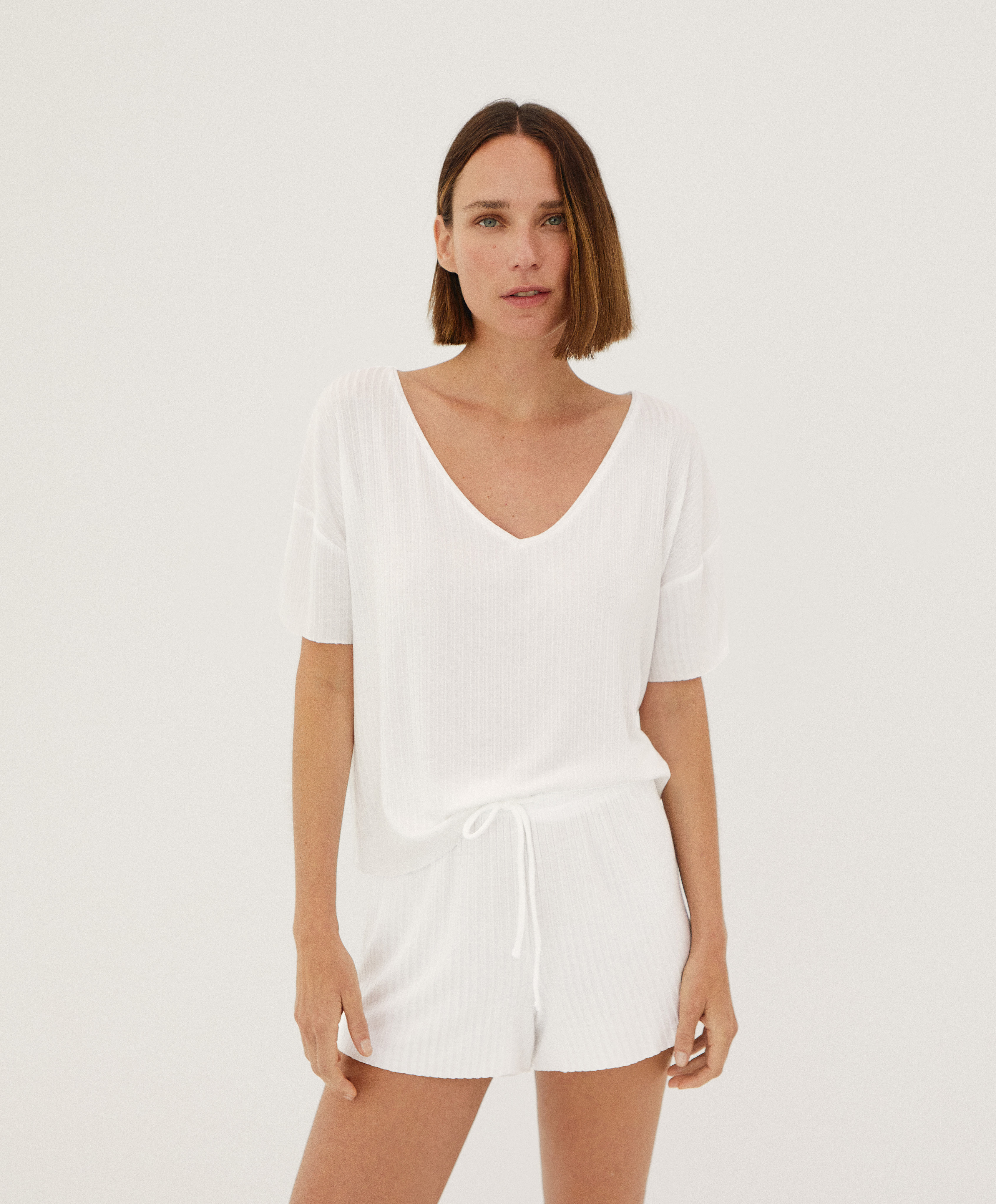 Novedades en pijamas y batas de mujer | OYSHO España