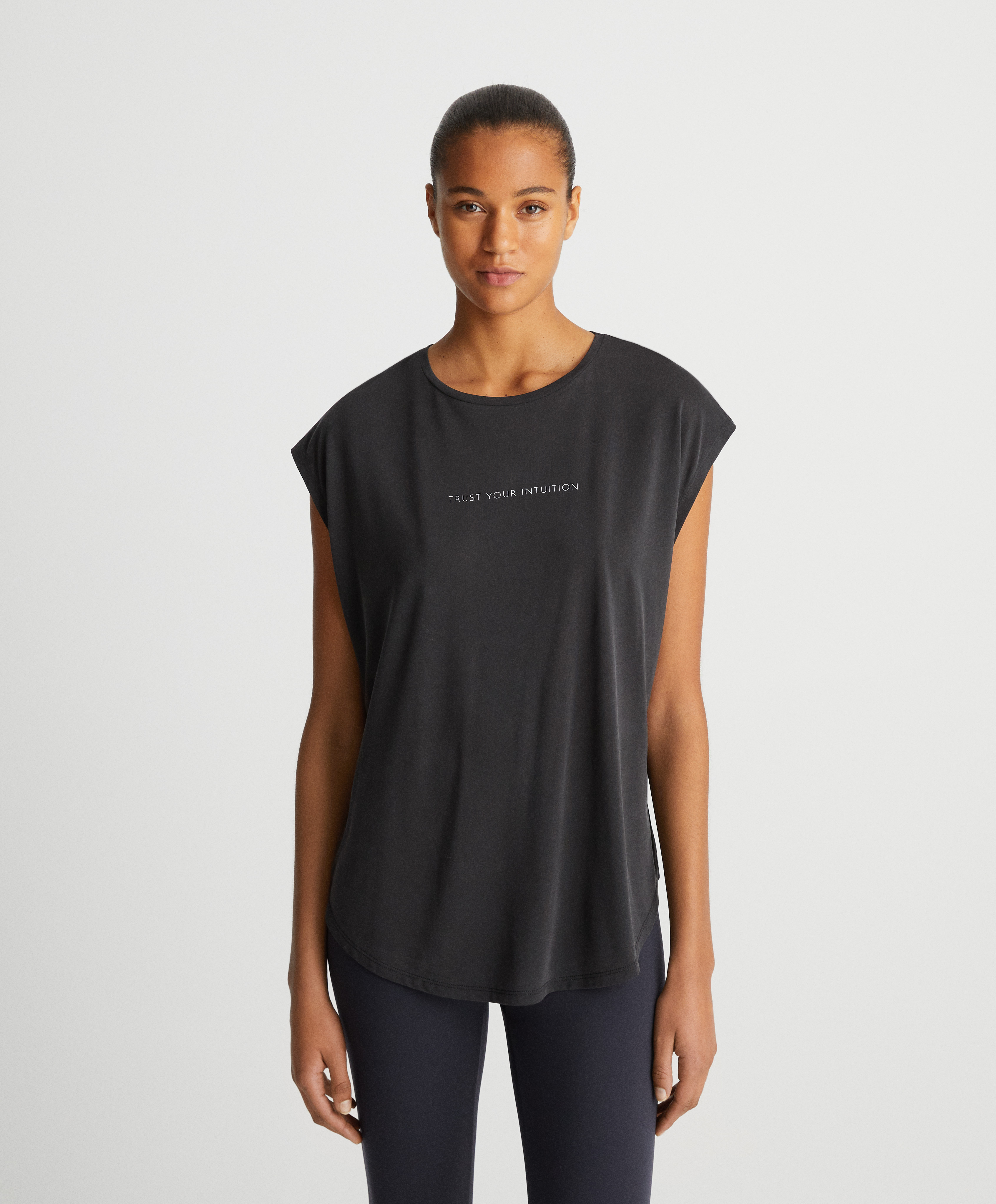 Camisetas manga corta para mujer | Deporte | OYSHO España