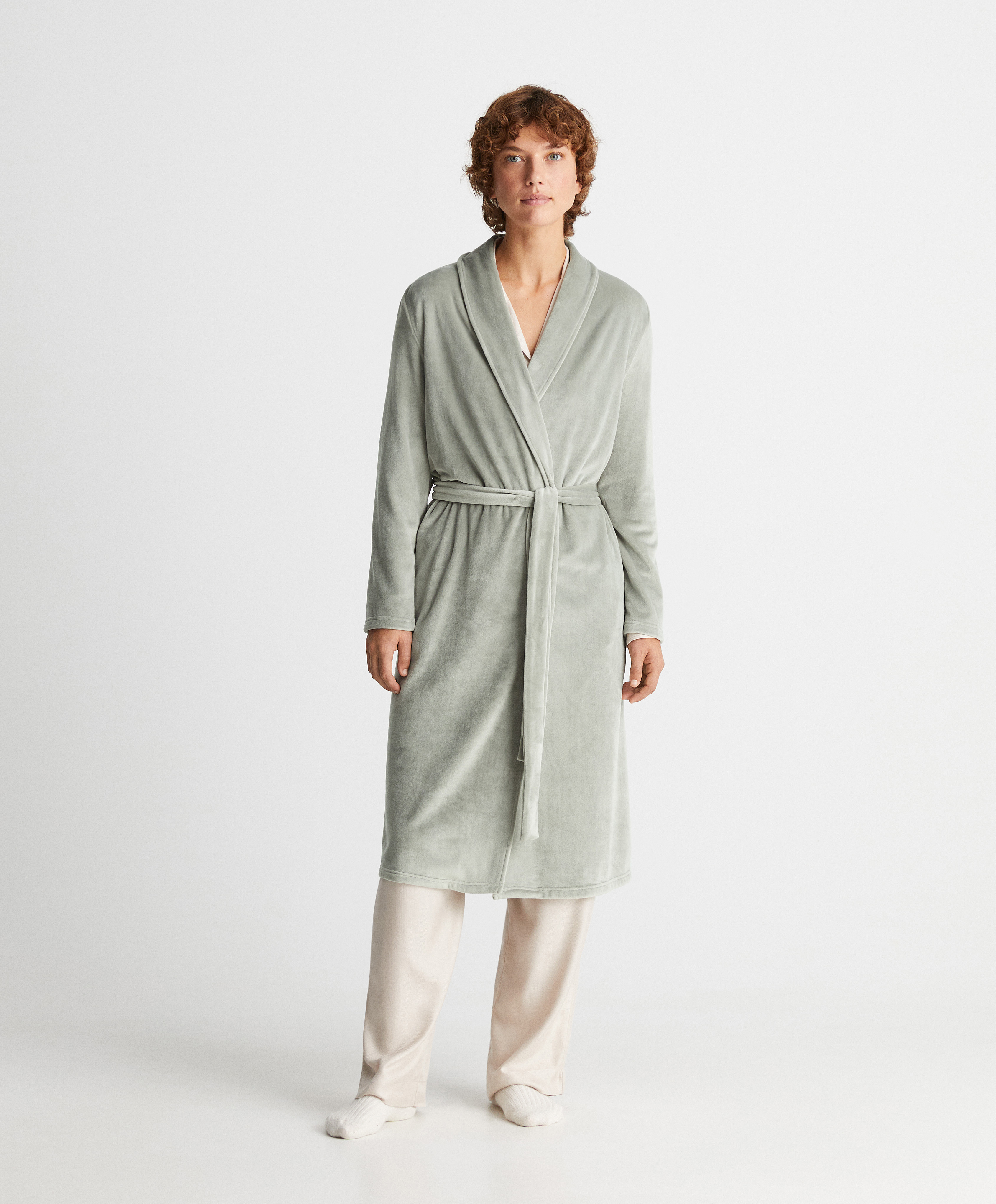 Soft touch velour dressing gown - Dressing gowns - Sleep | OYSHO United States