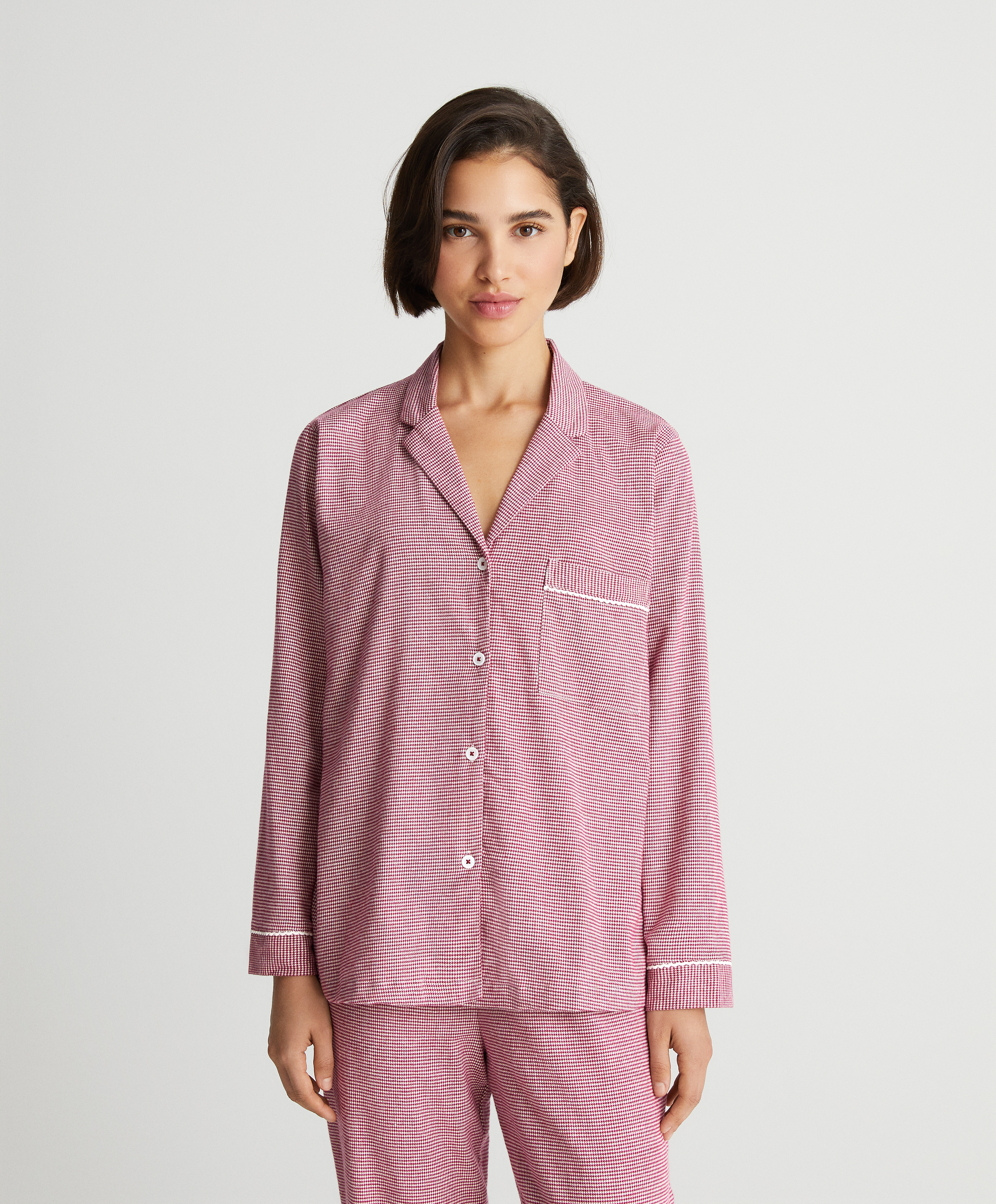 Pamuklu kazayağı desenli uzun kollu elastik pijama gömlek