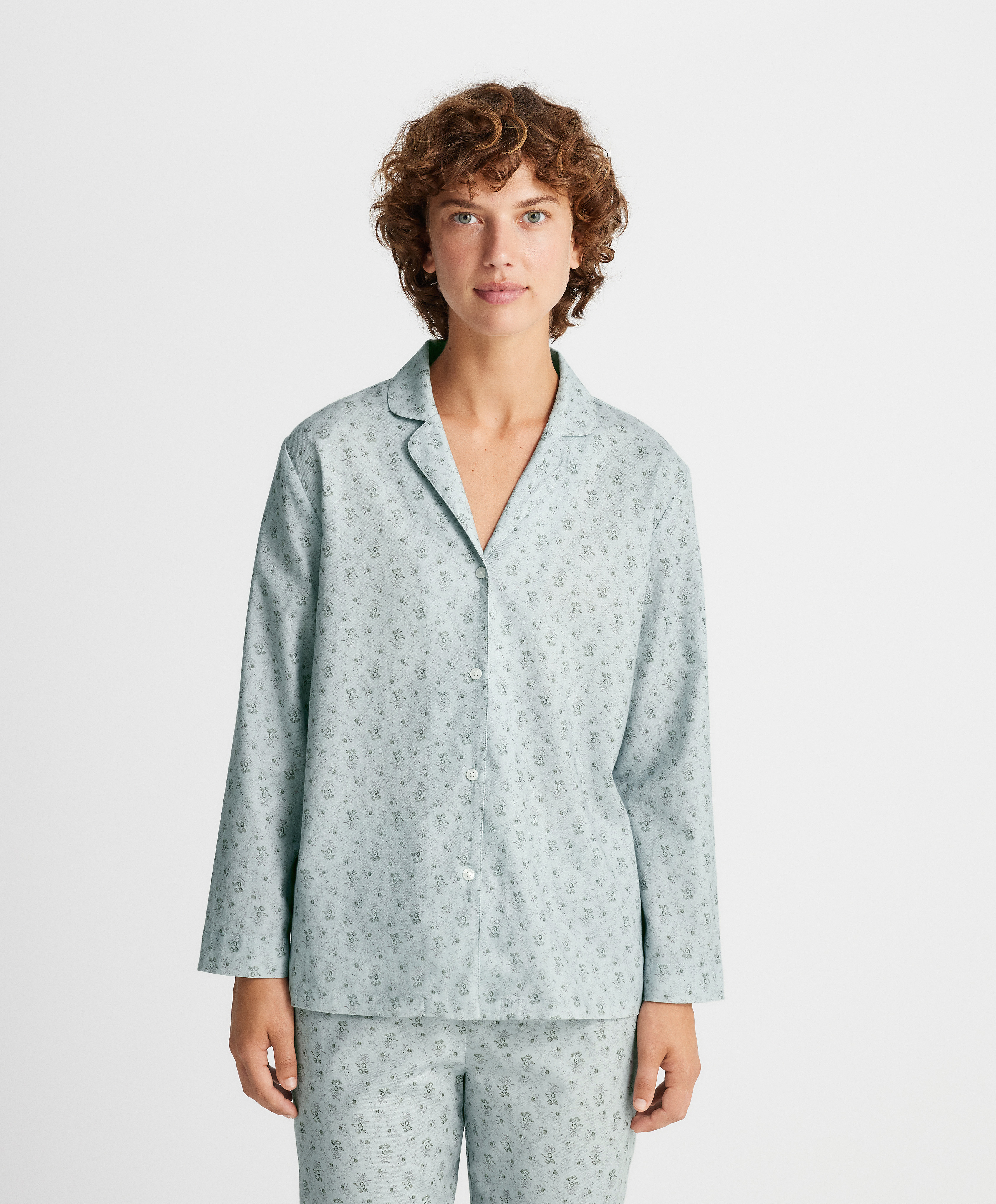 Koszula piżamowa z długim rękawem ze 100% bawełny w kwiaty