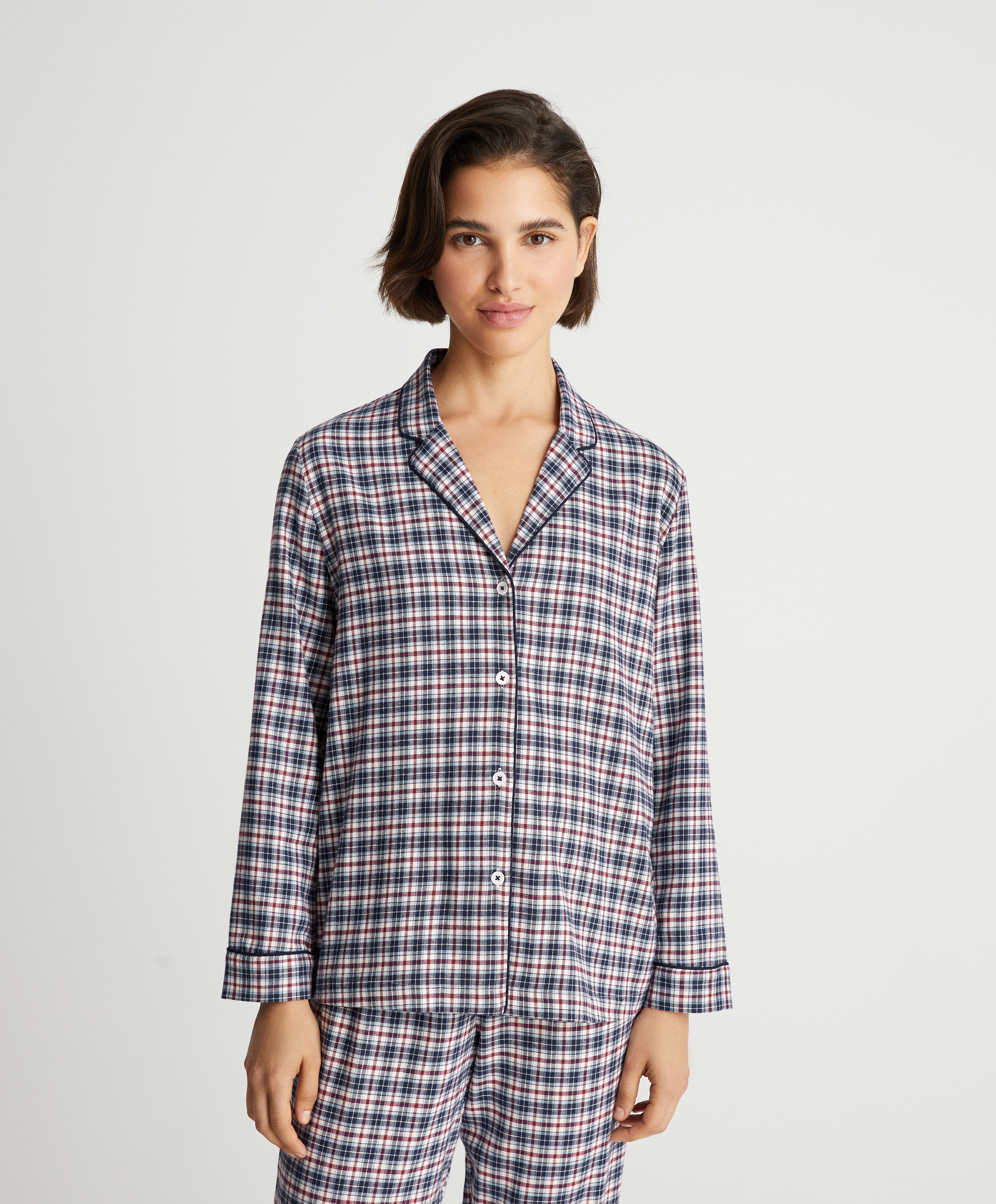 Pamuklu kareli uzun kollu elastik pijama gömlek