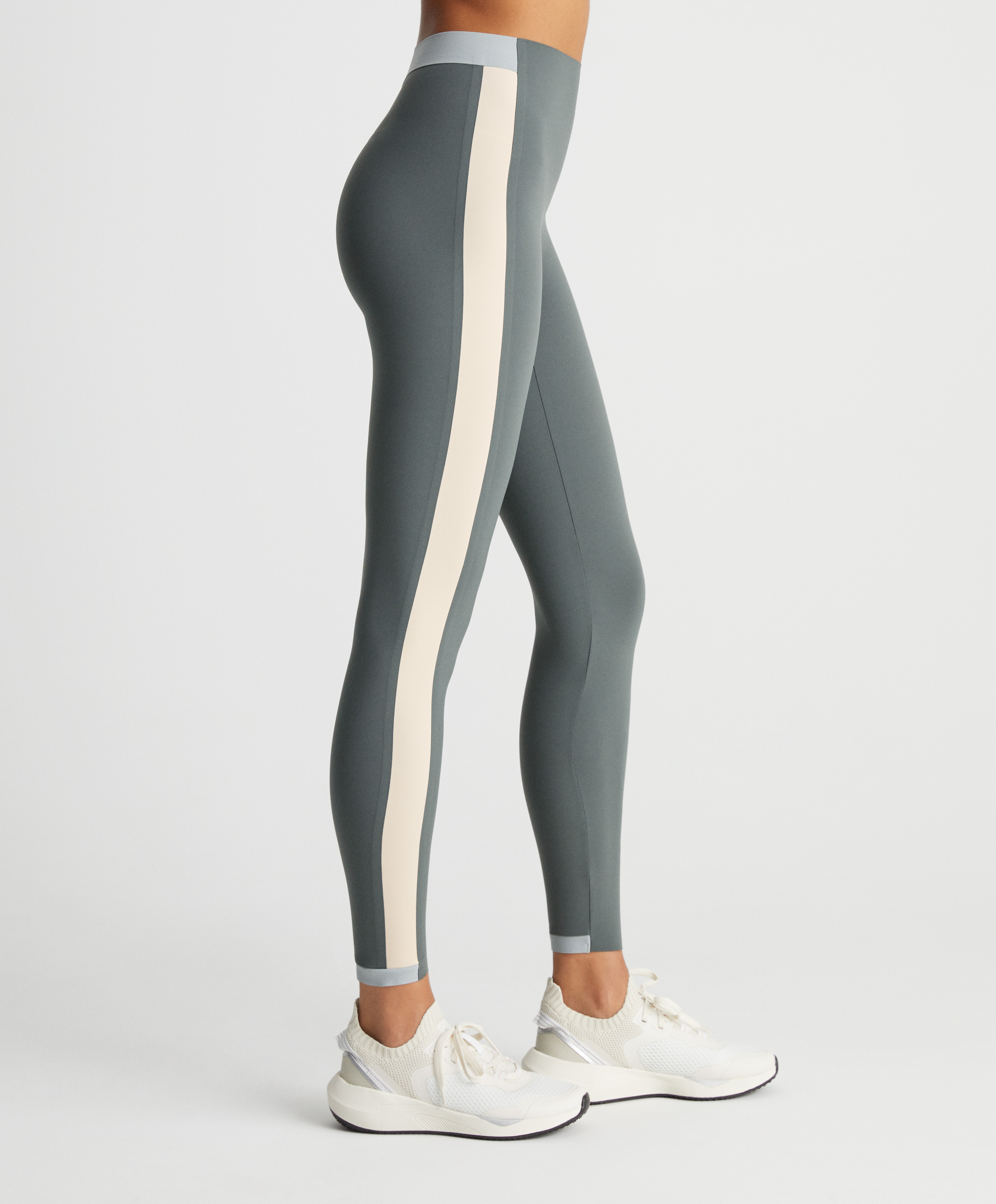 Knöchellange Compressive Leggings im Color-Block-Design, 65 cm