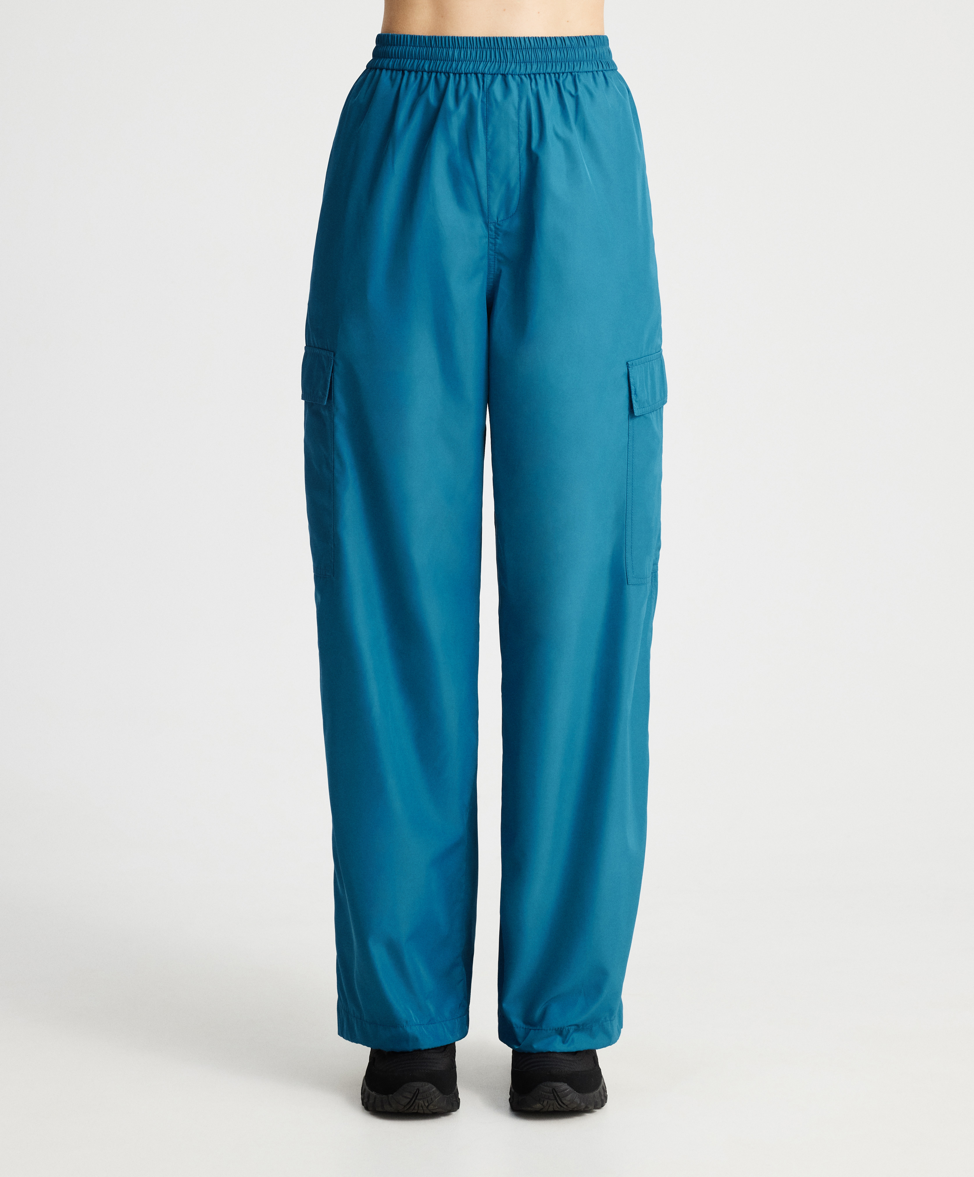 Pantaloni cargo in nylon