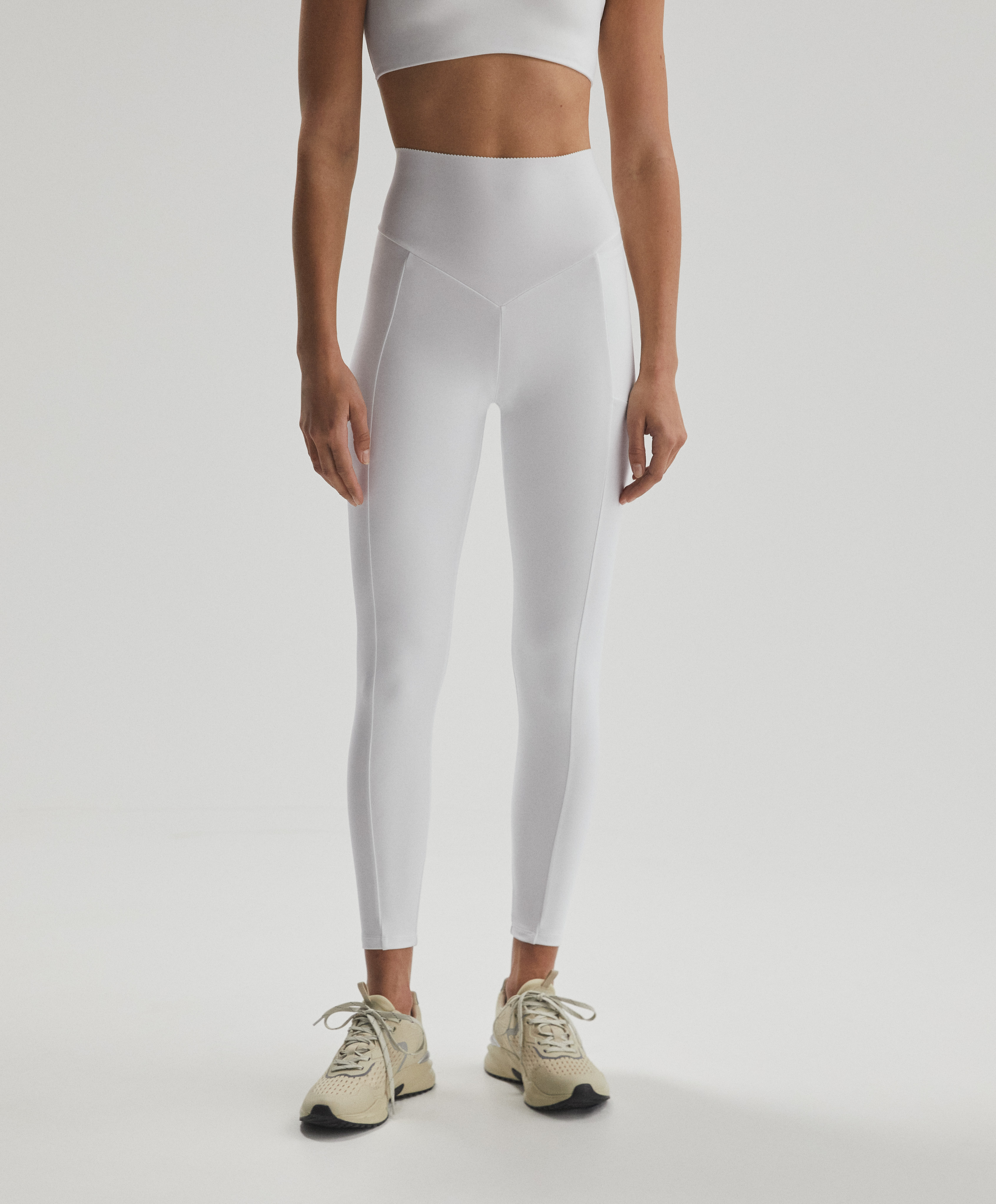 leggings in white