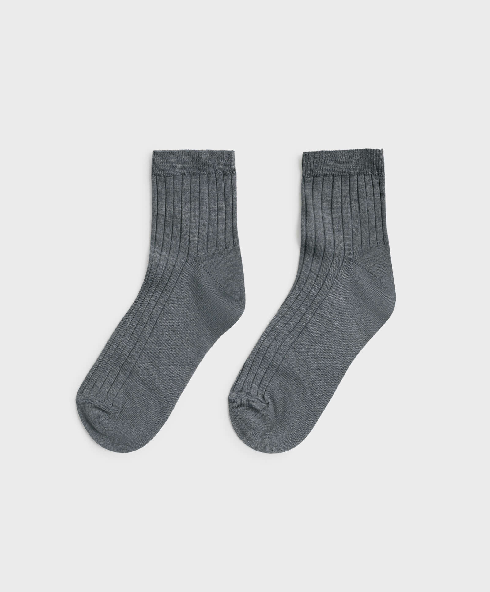 Svilene čarape dužine iznad članka