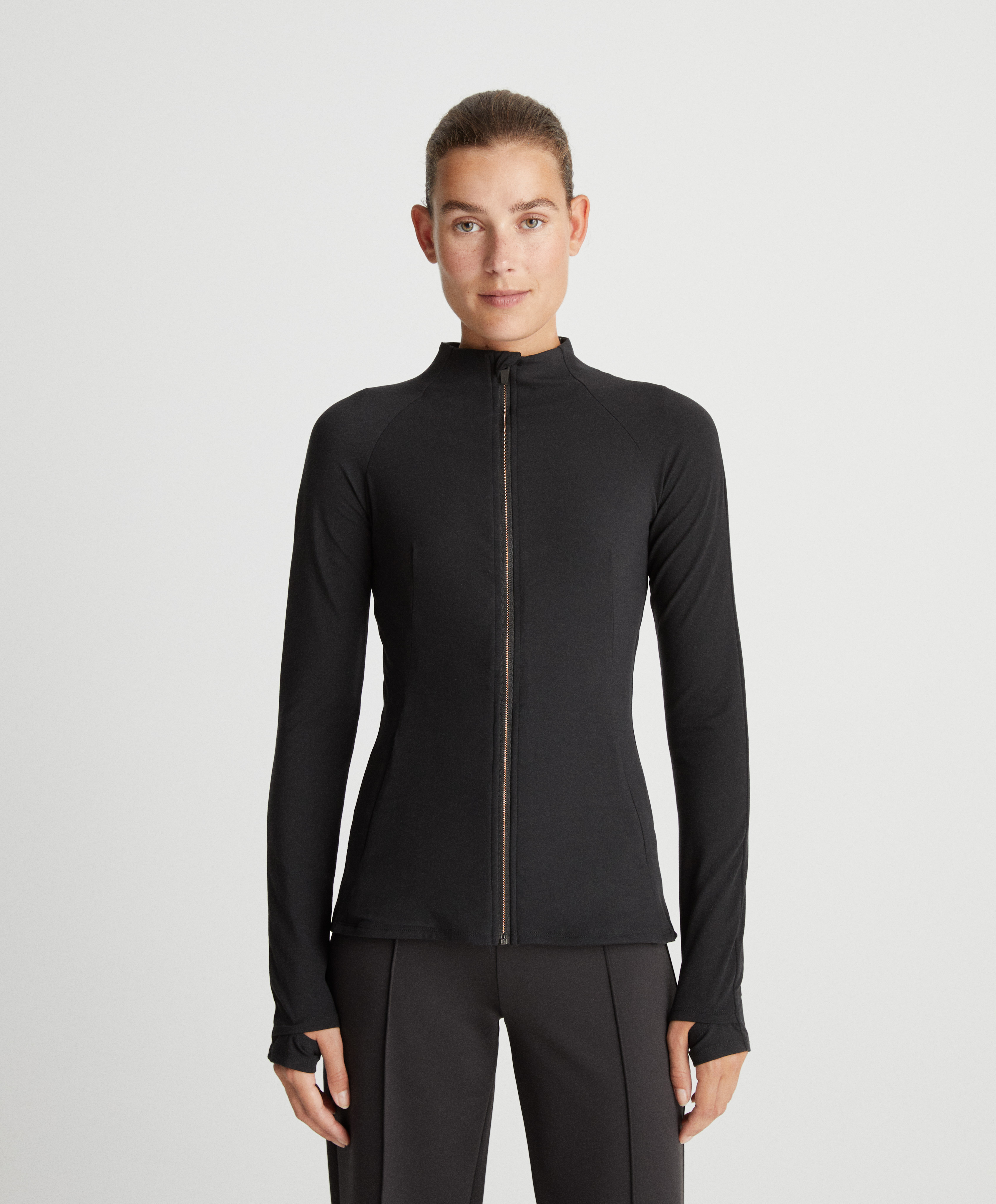 Chaquetas deportivas para mujer | Deporte | OYSHO España
