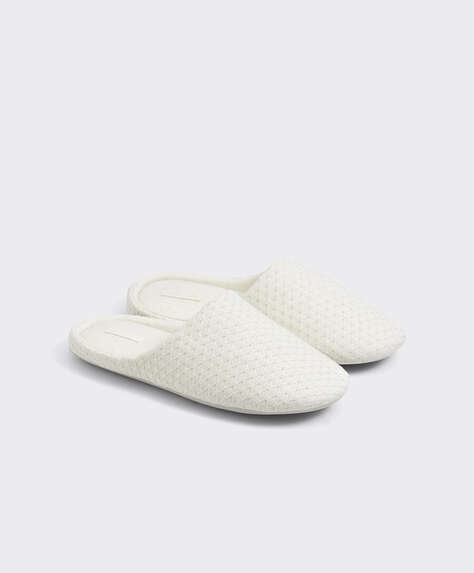Basic weave slippers