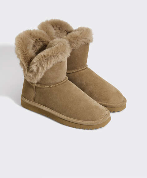 Sand-coloured faux fur cuff split-leather boots
