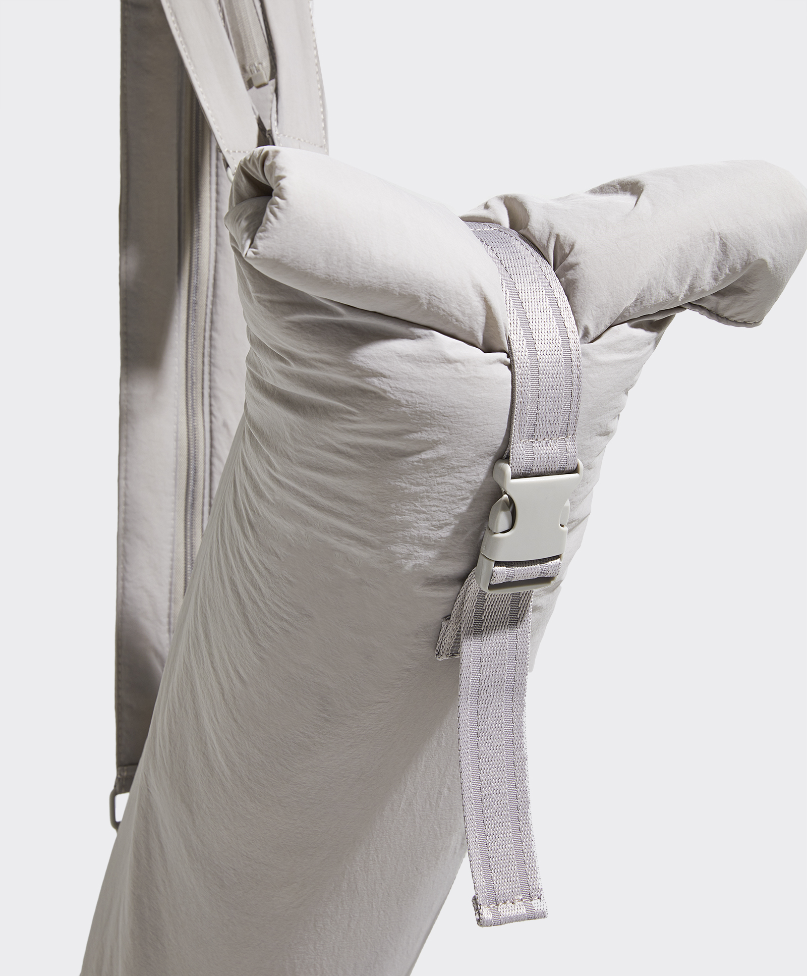 Bolsa esterilla yoga - Bolsas de deporte - Accesorios - Sport | OYSHO AD