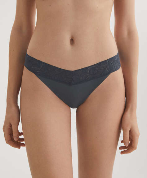 “V”-cut thong in lace and polyamide