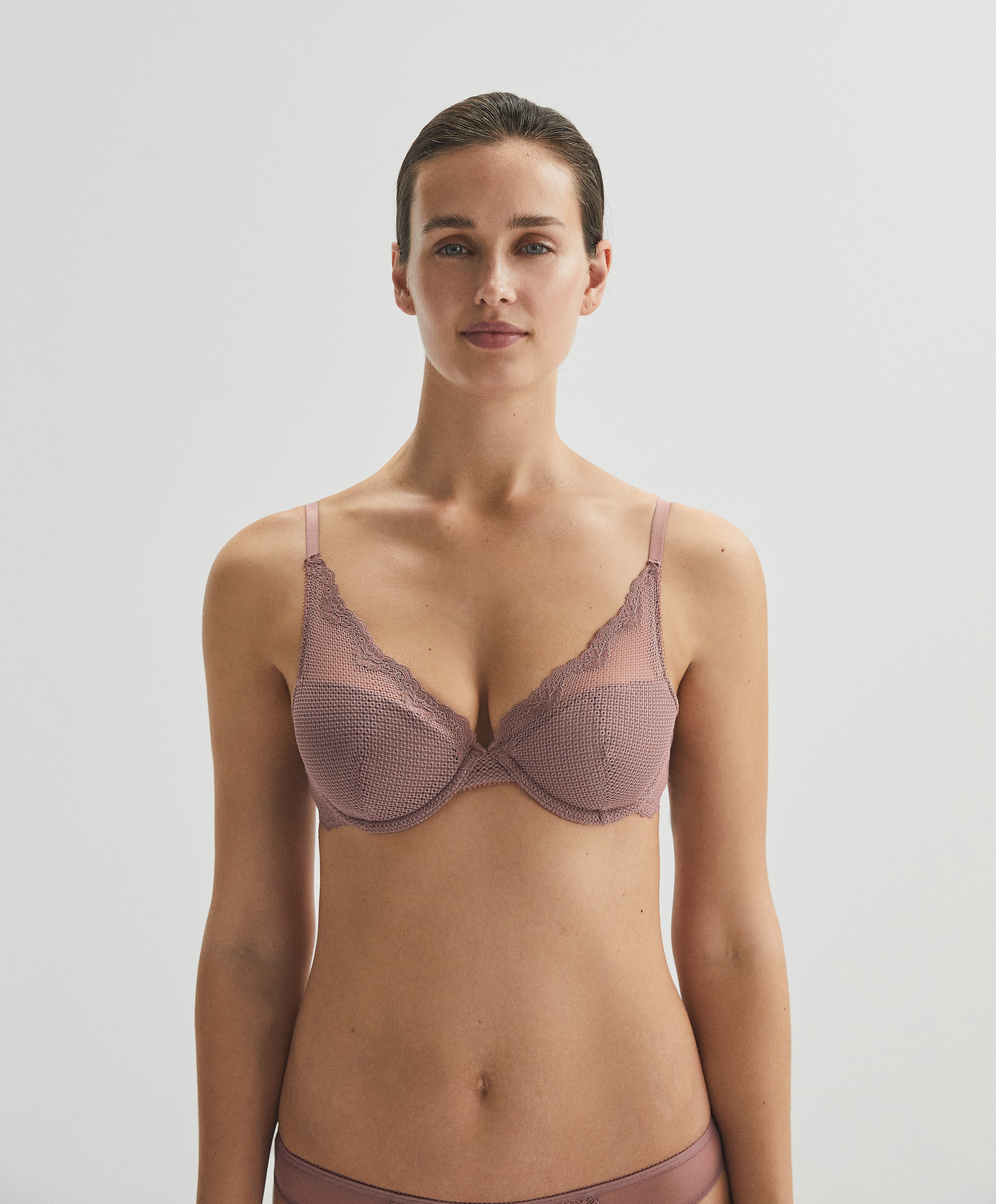 0175/192 Sujetador halter encaje