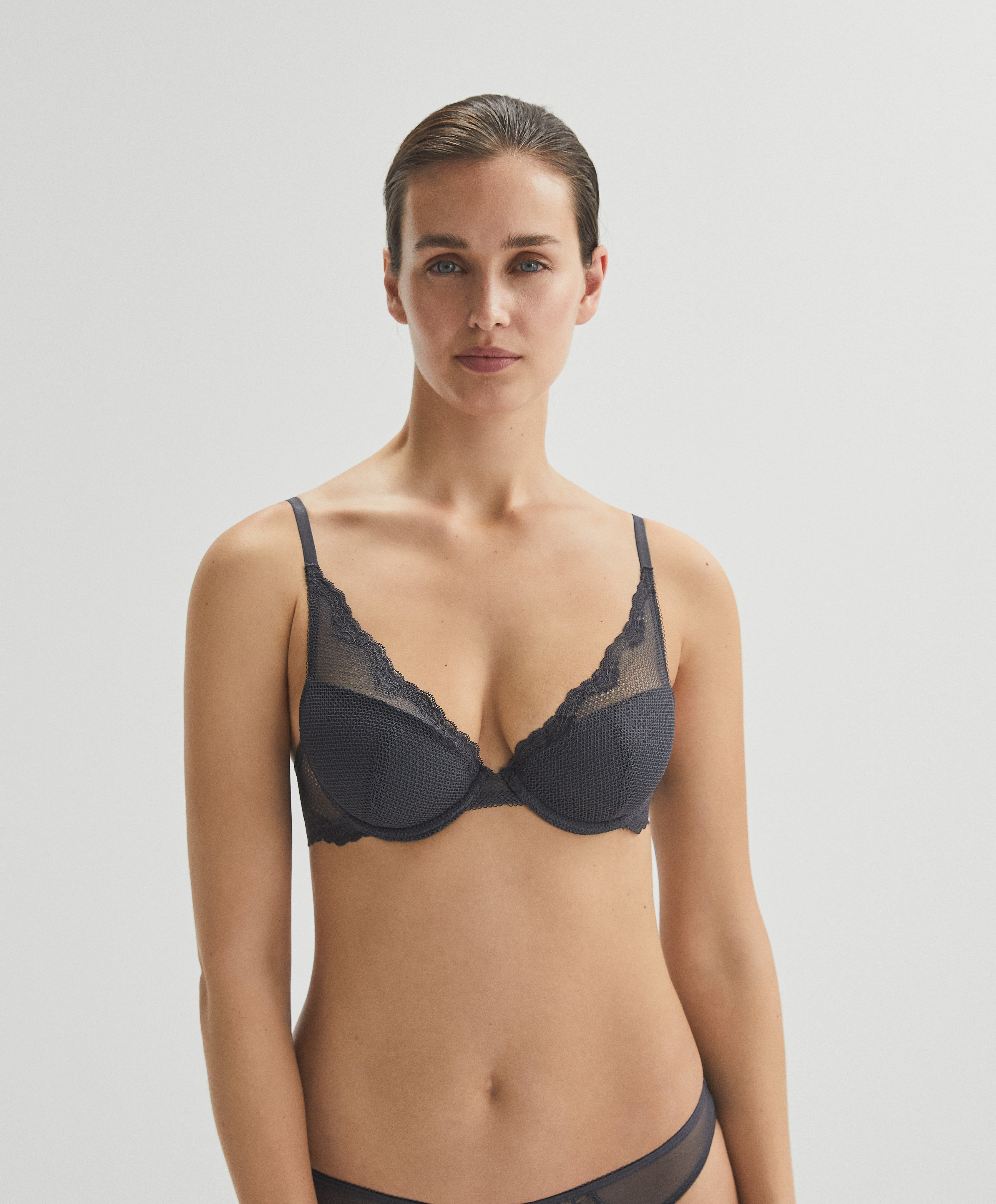 0175/192 Sujetador halter encaje