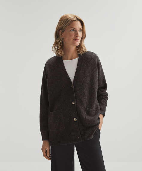 Knit cardigan with pockets