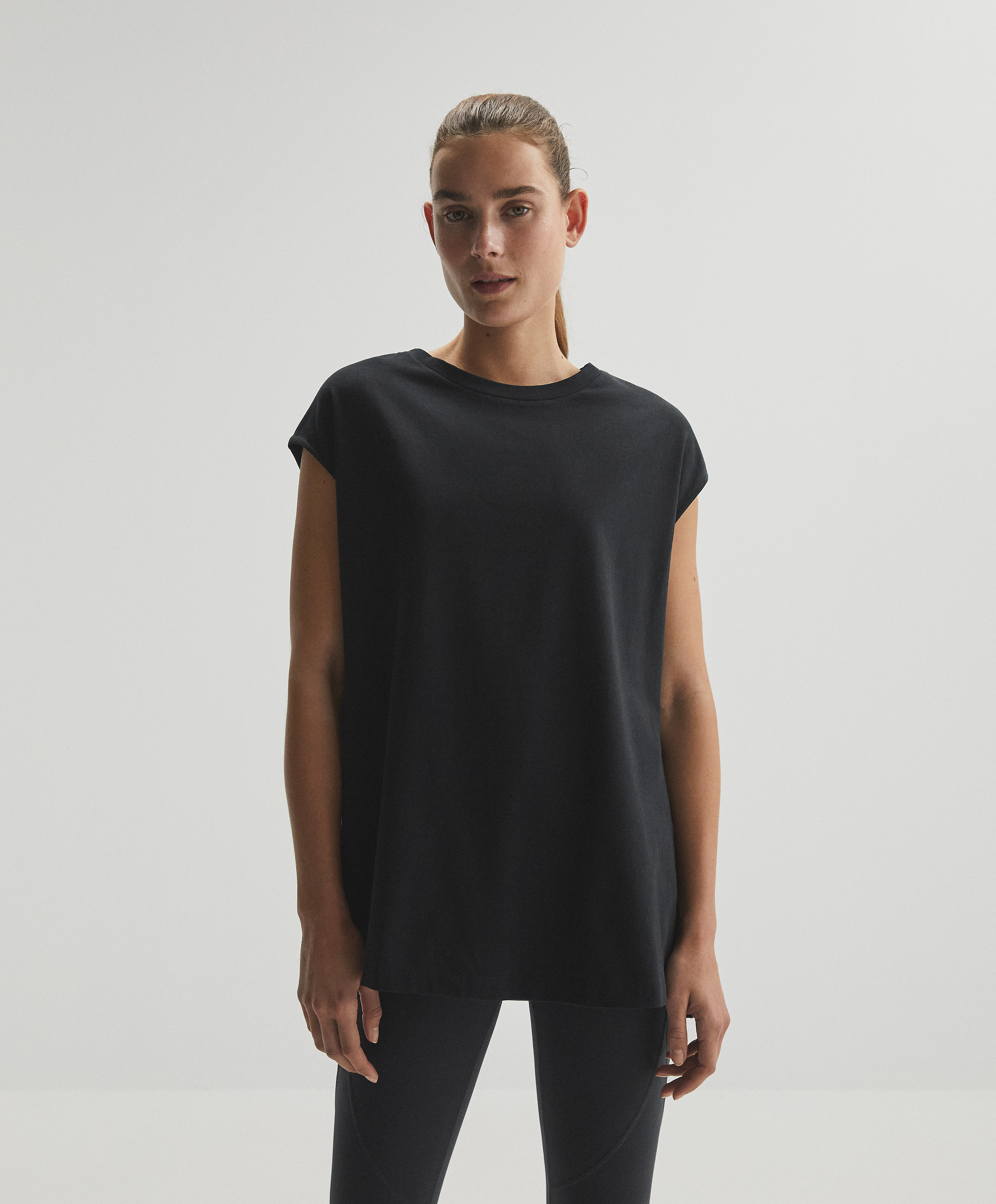 Short sleeve T-shirt with vents