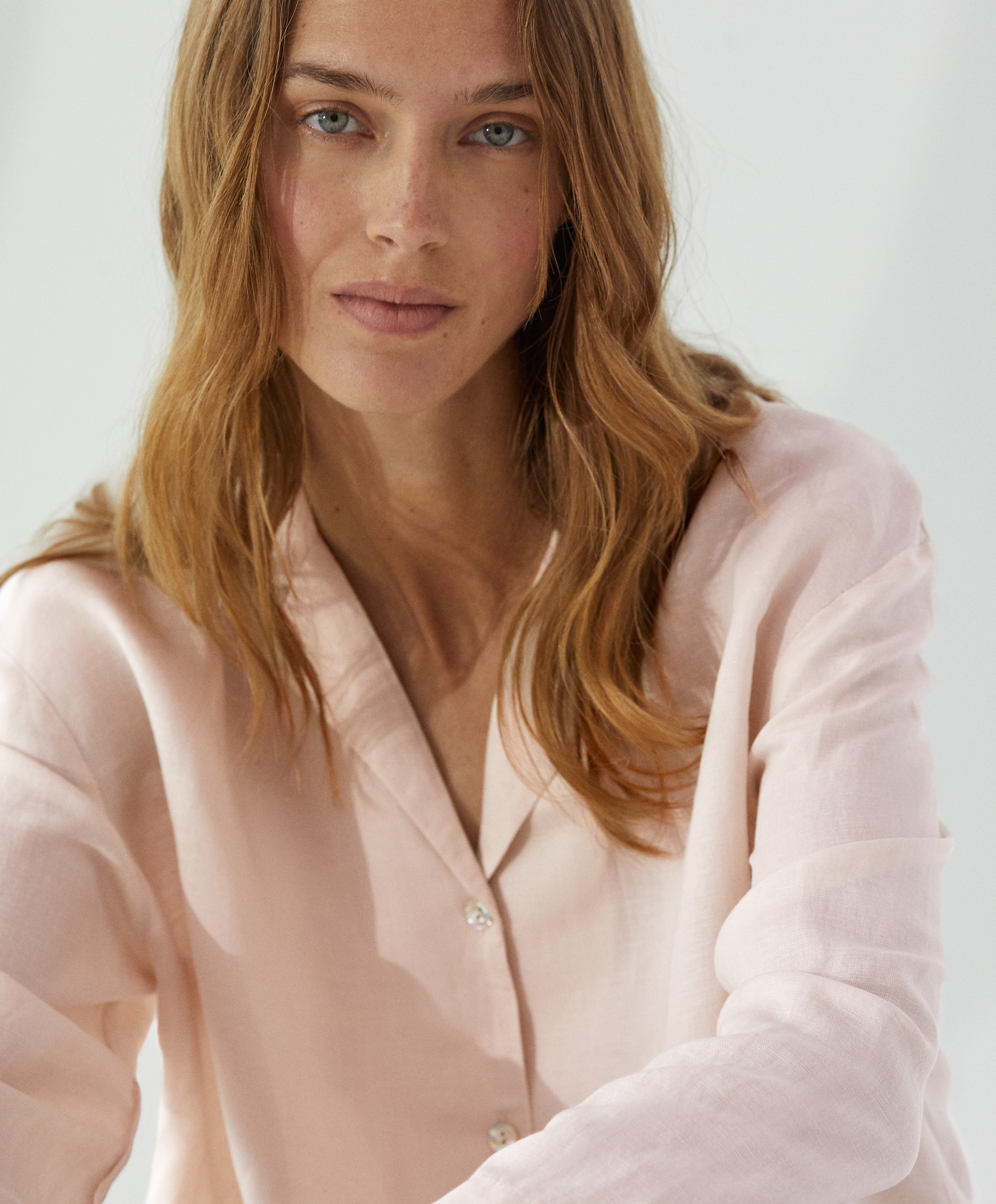 Long-sleeved linen shirt - | OYSHO Oman