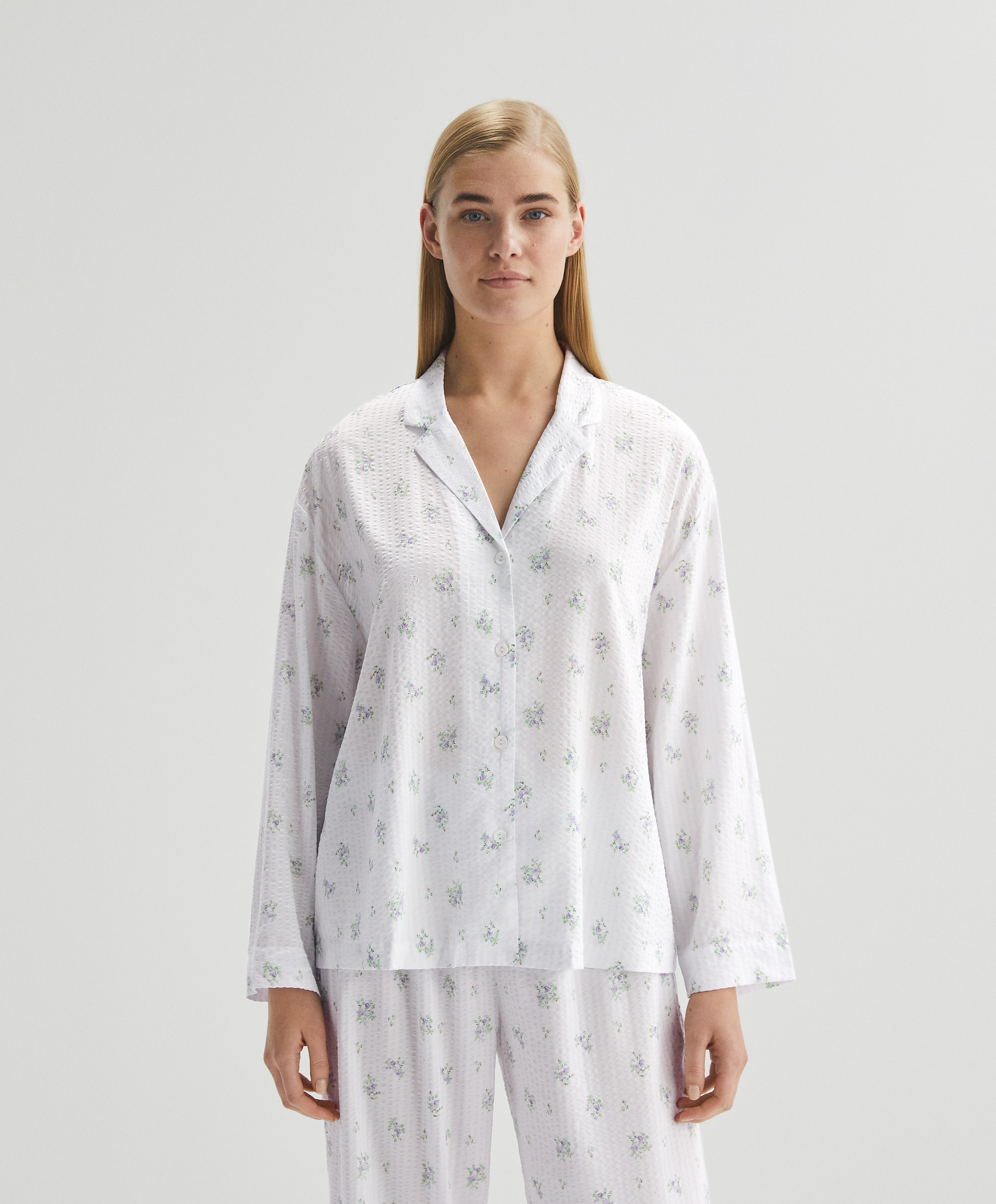 Çiçekli uzun kollu pijama gömlek